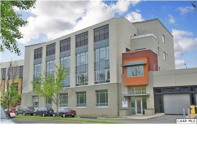 105 MONTICELLO AVE