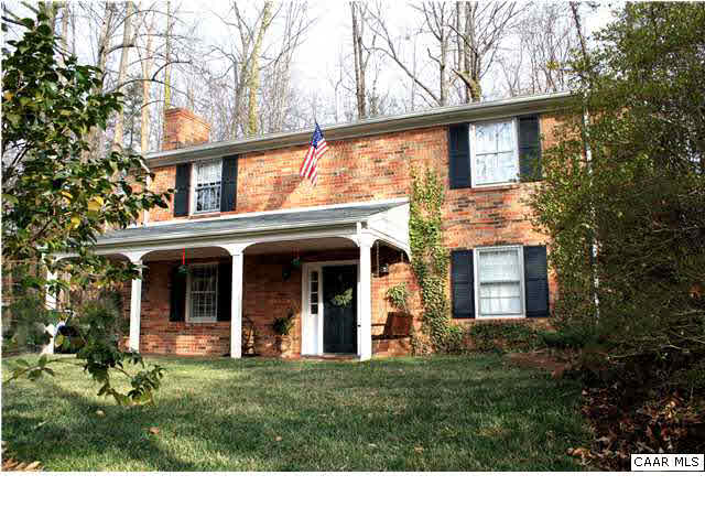 1919 GREENBRIER DR