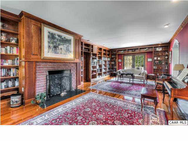 7123 DICK WOODS RD