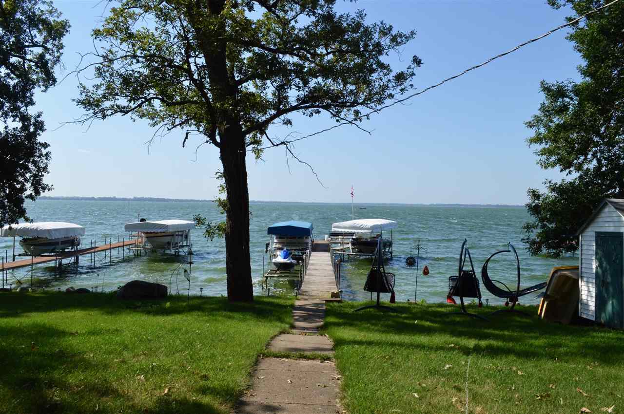 Okoboji Homes Stauss Realty Big Spirit Lake 24641 McClelland