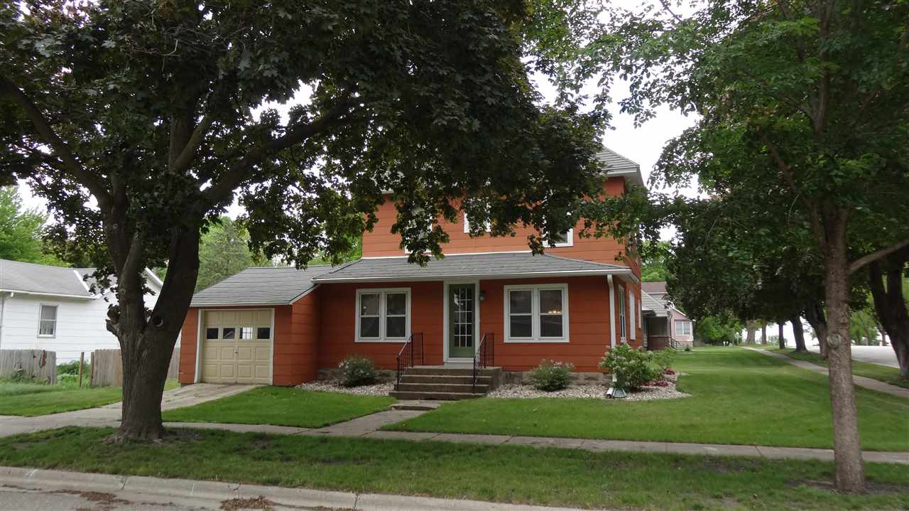 Okoboji Homes Stauss Realty 47 5th, Titonka IA