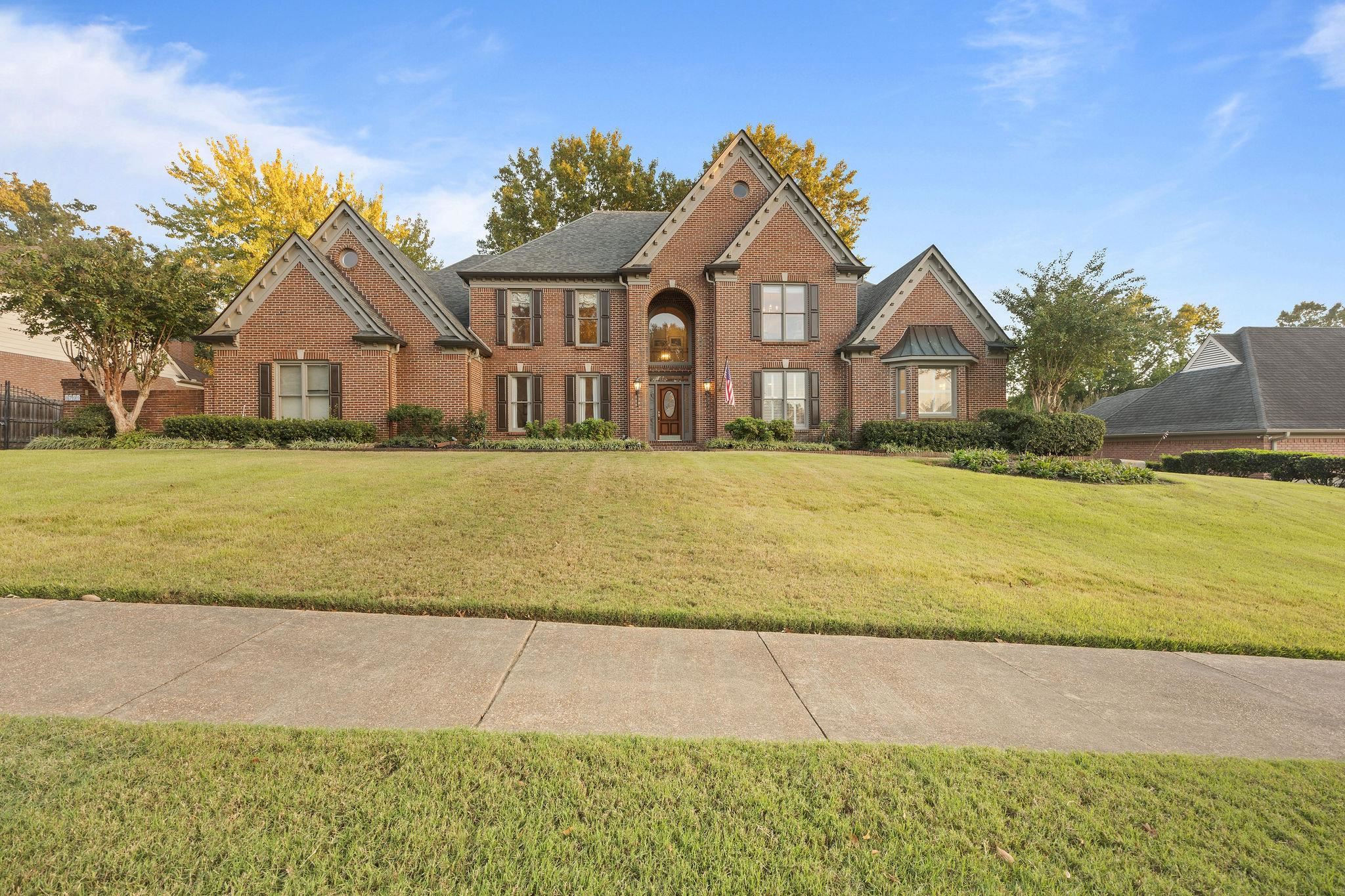 8799 FEATHERLEIGH LN