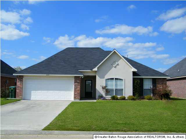 Homes for sale in Denham Springs, LA | 10049 Park Ridge Dr, Denham Springs, LA 70706 | MLS# BR201102693