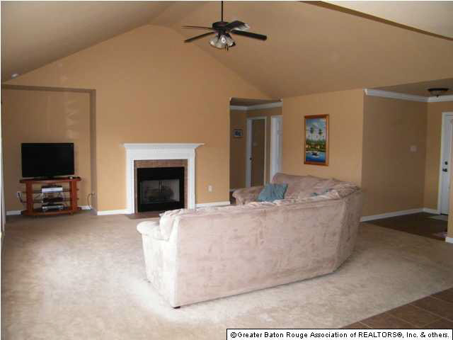 Homes for sale in Denham Springs, LA | 10049 Park Ridge Dr, Denham Springs, LA 70706 | MLS# BR201102693