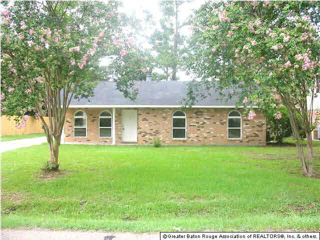 Homes for sale in Denham Springs, LA | 9119 Shadow Bluff Ave, Denham Springs, LA 70726 | MLS# BR201109932