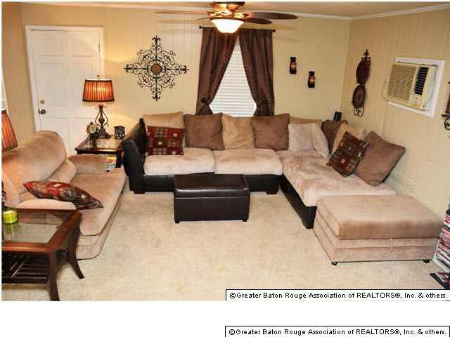 Homes for sale in Denham Springs, LA | 711 Bowman St, Denham Springs, LA 70726 | MLS# BR201311488