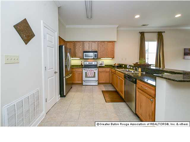 Homes for sale in Baton Rouge, LA | 352 E Boyd Dr #201, Baton Rouge, LA 70808 | MLS# BR201410187