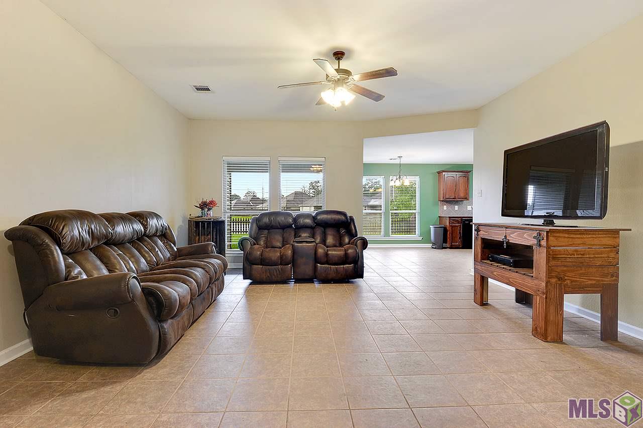 Homes for sale in Denham Springs, LA | 11536 Mary Lee Dr, Denham Springs, LA 70726 | MLS# BR2016006340