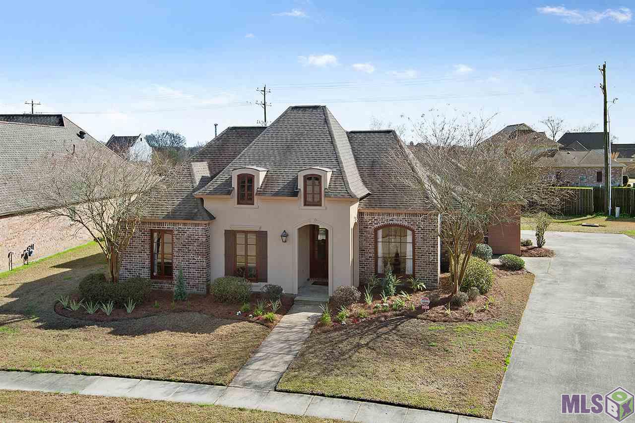 Homes for sale in Zachary, LA | 2058 Pointe South Dr, Zachary, LA 70791 | MLS# BR2018002469