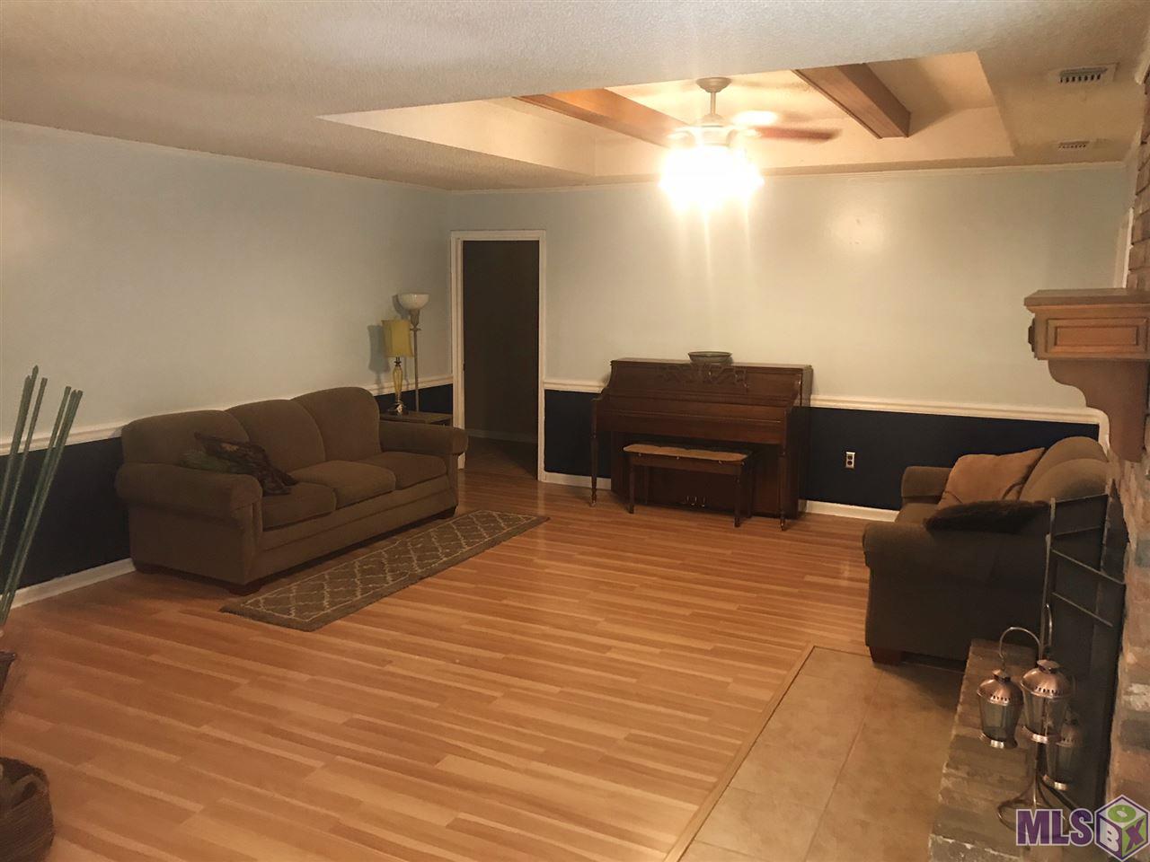 Homes for sale in Denham Springs, LA | 30462 Fairway View Dr, Denham Springs, LA 70726 | MLS# BR2018011307