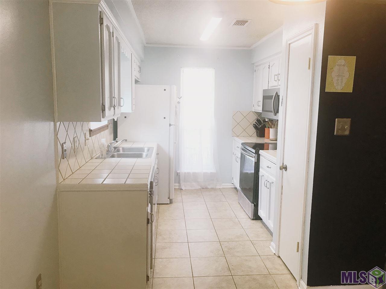 Homes for sale in Denham Springs, LA | 30462 Fairway View Dr, Denham Springs, LA 70726 | MLS# BR2018011307