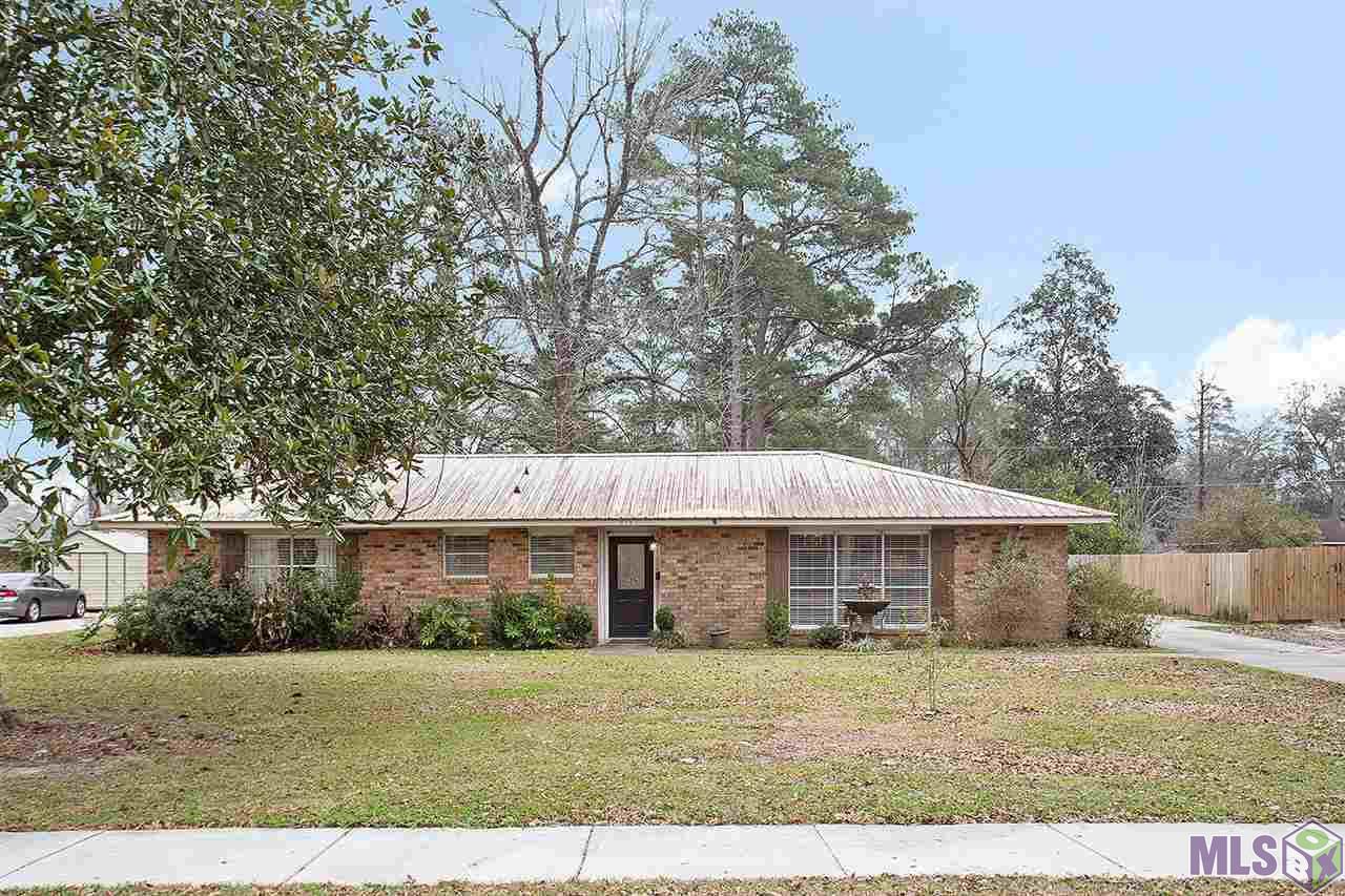 Homes for sale in Denham Springs, LA | 915 Sharon St, Denham Springs, LA 70726 | MLS# BR2019000833