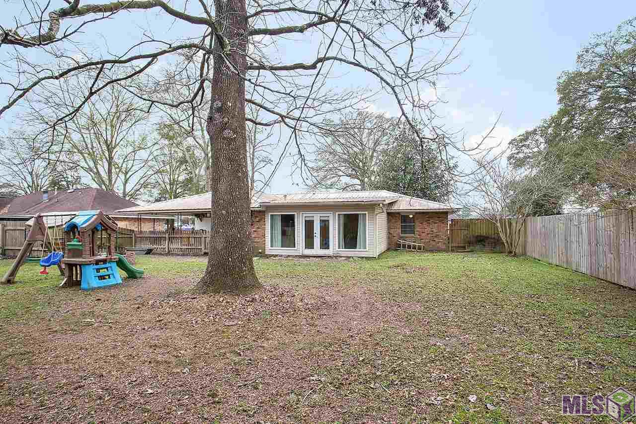 Homes for sale in Denham Springs, LA | 915 Sharon St, Denham Springs, LA 70726 | MLS# BR2019000833