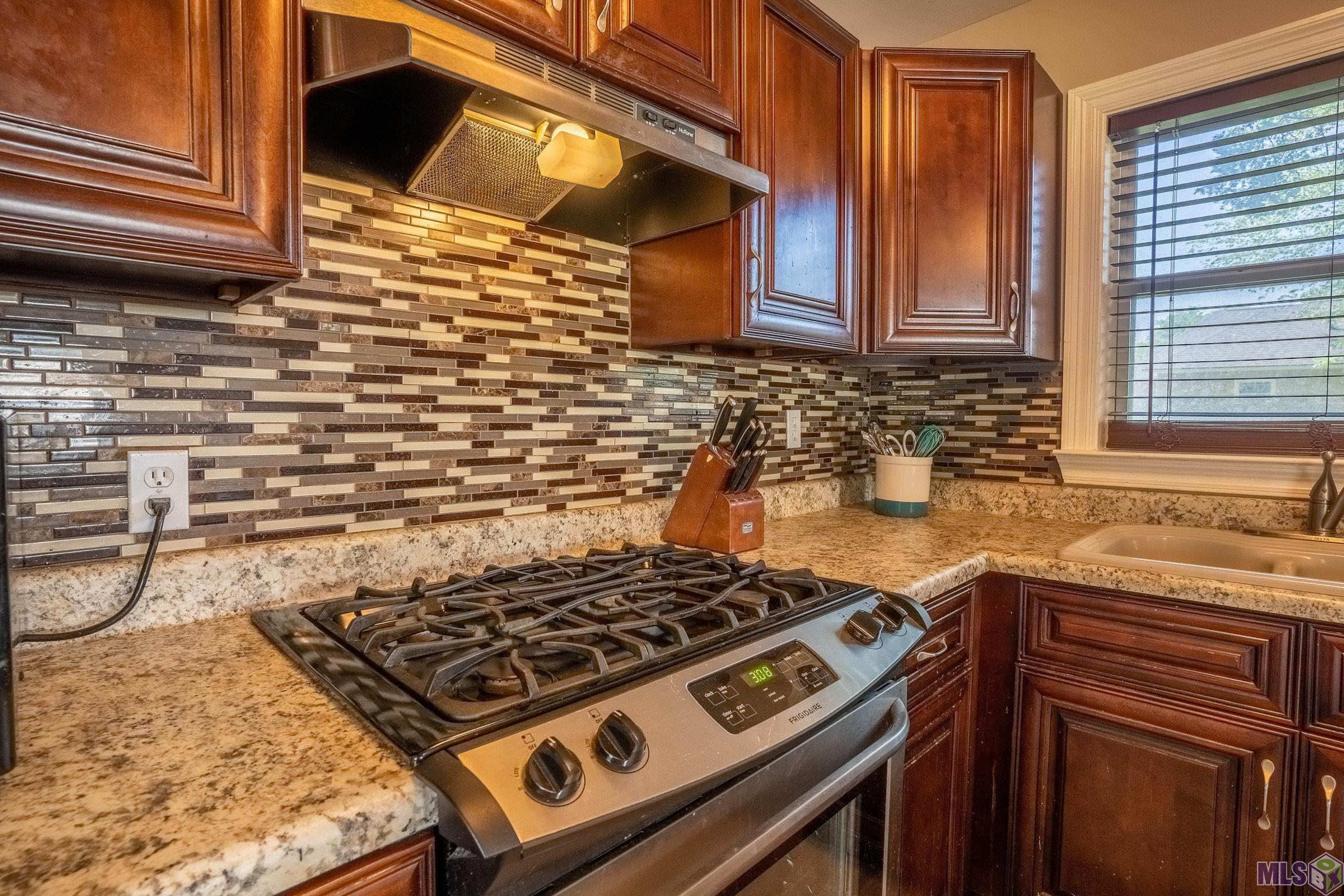 Homes for sale in Denham Springs, LA | 2001 Carolyn Ave, Denham Springs, LA 70726 | MLS# BR2022005238