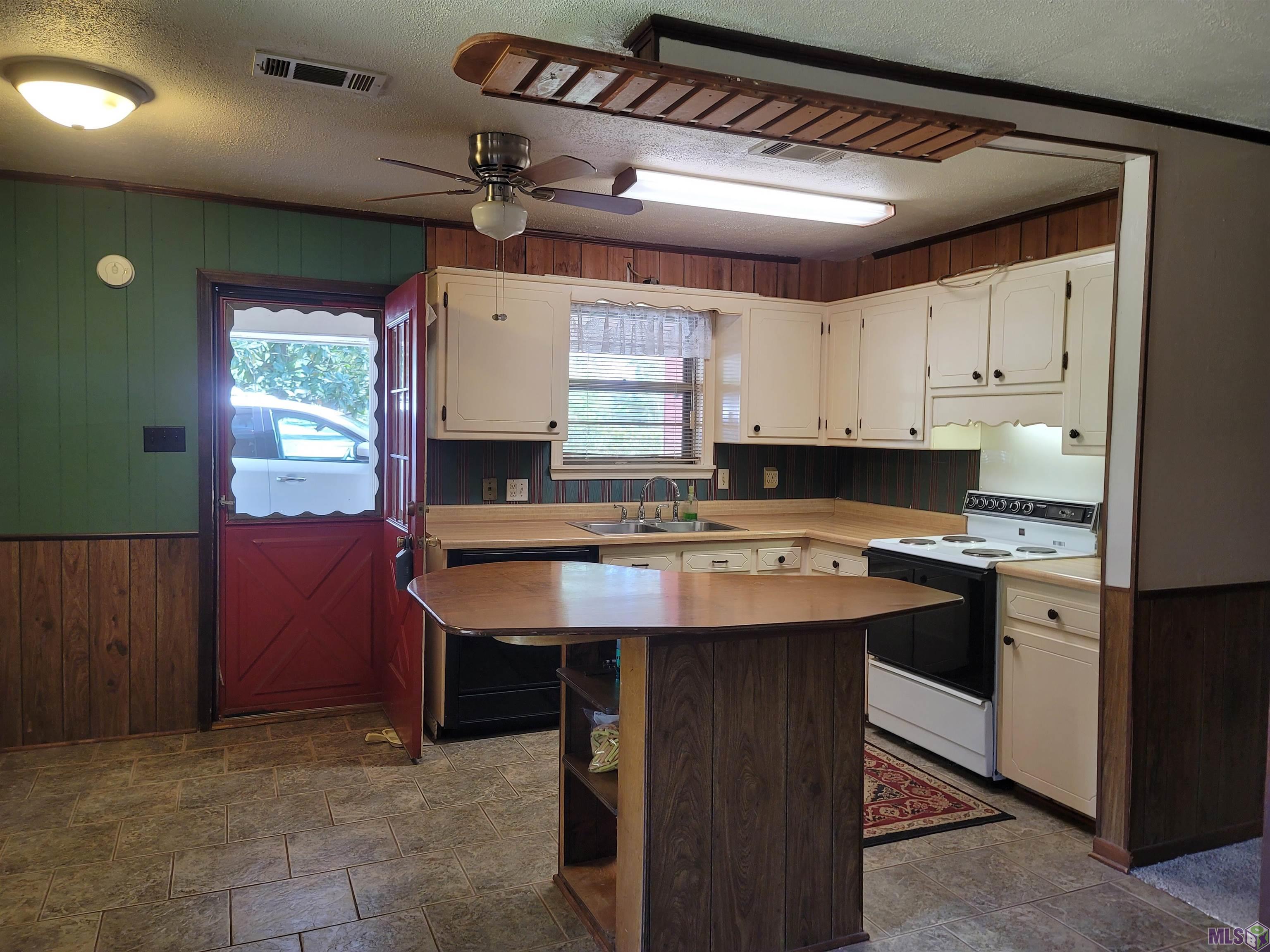 Homes for sale in Denham Springs, LA | 931 Aime St, Denham Springs, LA 70726 | MLS# BR2022005629