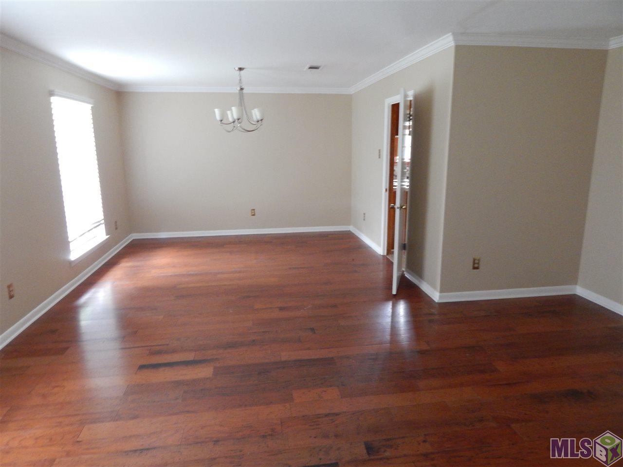 Baton Rouge Real Estate 746 SHERWOOD FOREST BLVD LA 70815 195,900