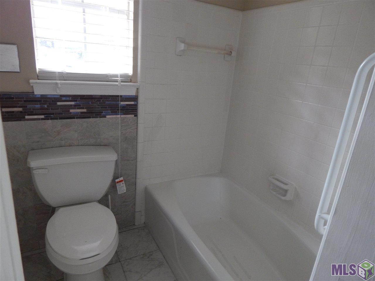 Baton Rouge Real Estate 746 SHERWOOD FOREST BLVD LA 70815 195,900