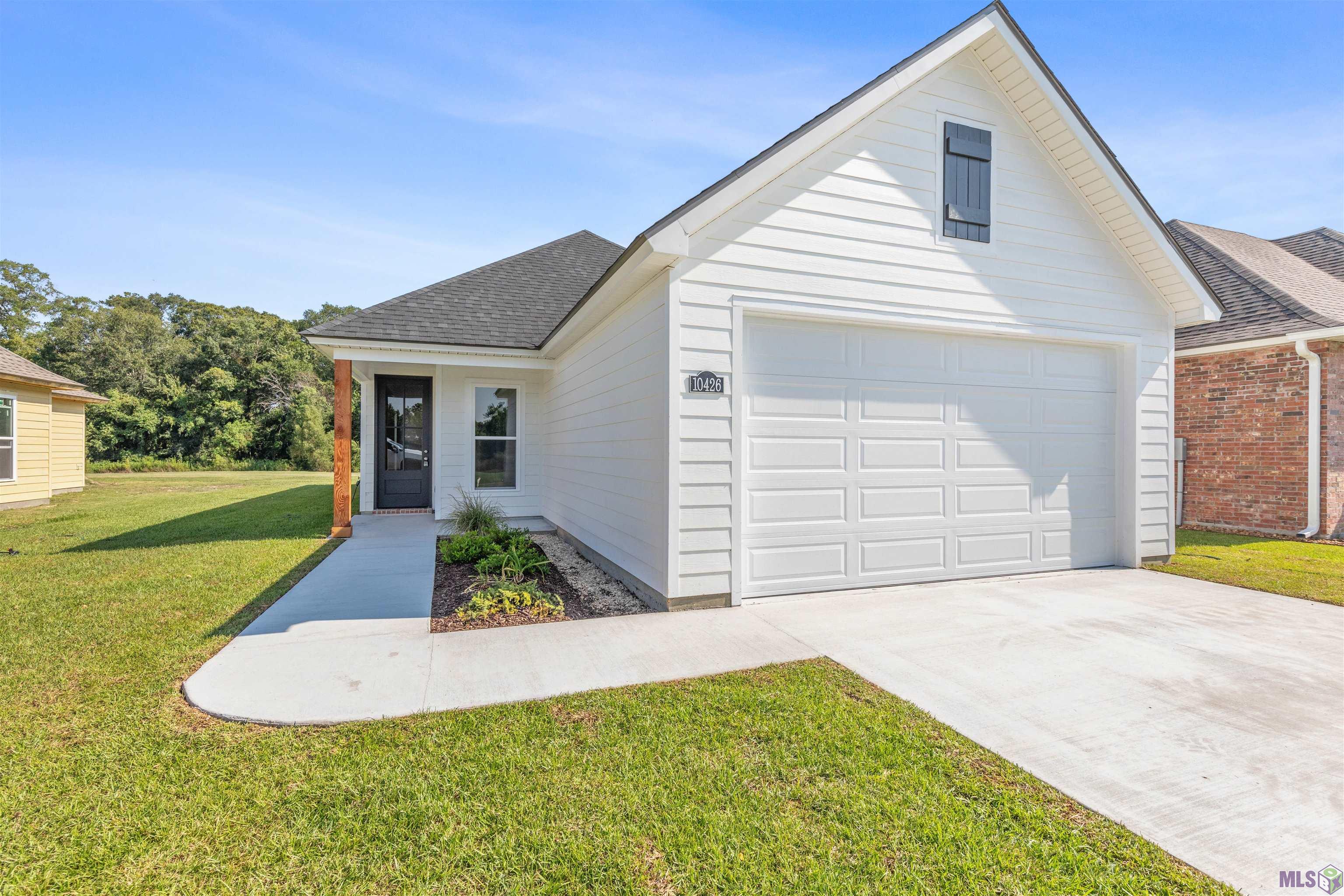 Homes for sale in Denham Springs, LA | 10426 Highland Lakes Dr, Denham Springs, LA 70726 | MLS# BR2024006062