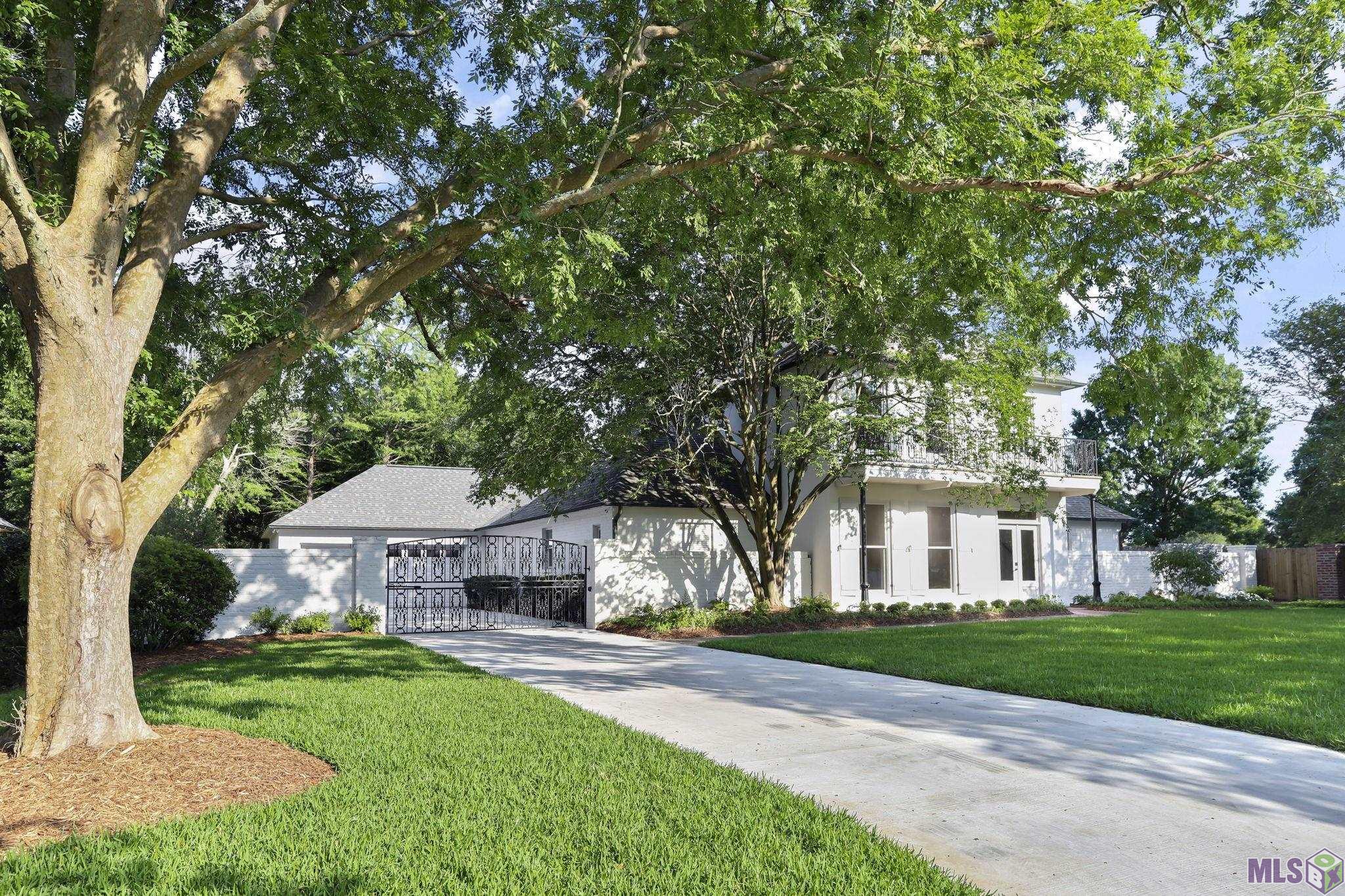 Homes for sale in Baton Rouge, LA | 18919 St Clare Dr, Baton Rouge, LA 70810 | MLS# BR2024009496