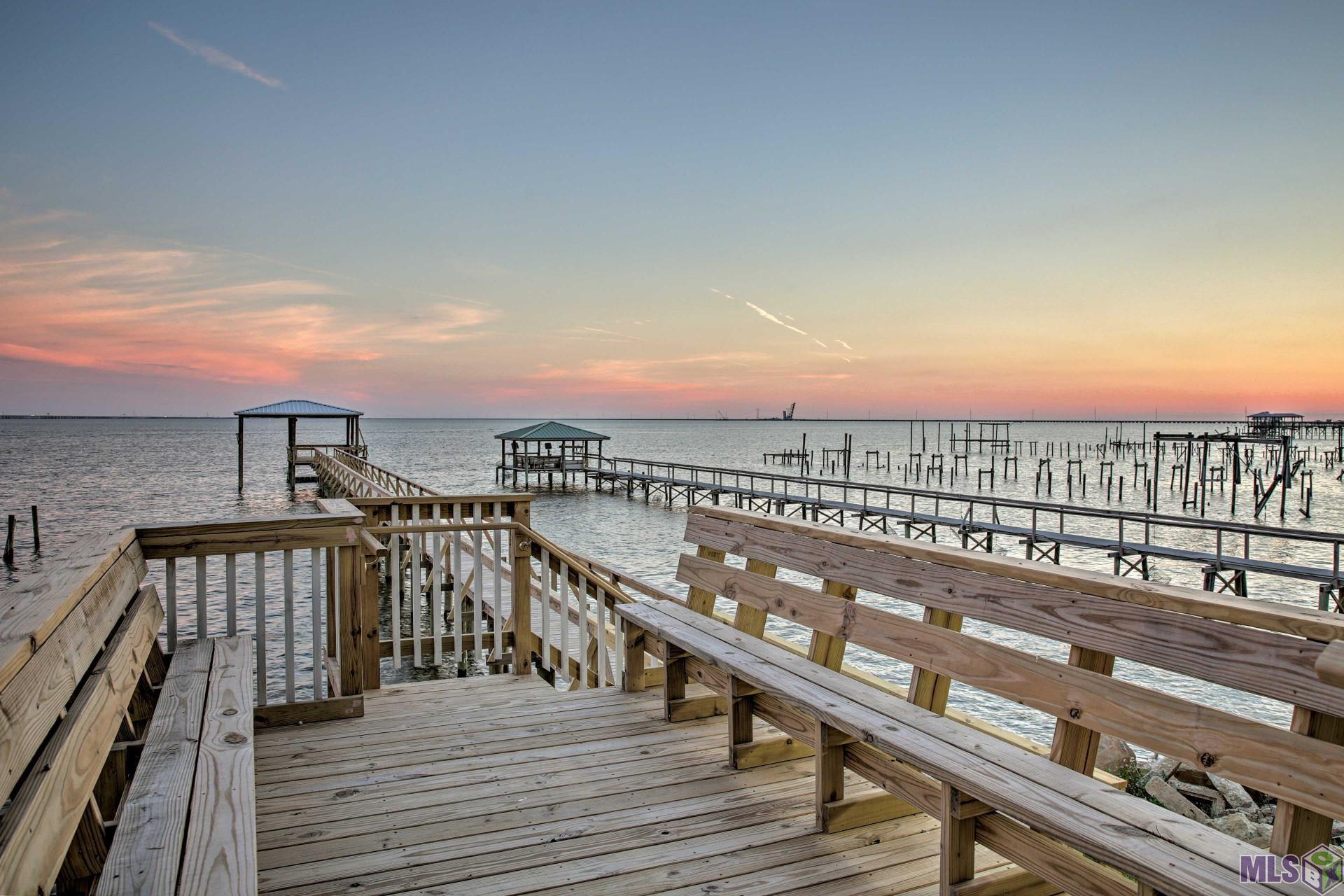 Homes for sale in Slidell, LA | 275 Lakeview Dr, Slidell, LA 70458 | MLS# BR2024009856