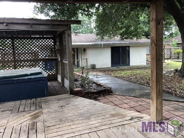 Homes for sale in Denham Springs, LA | 1112 Bruce Dr, Denham Springs, LA 70726 | MLS# BR2024012780