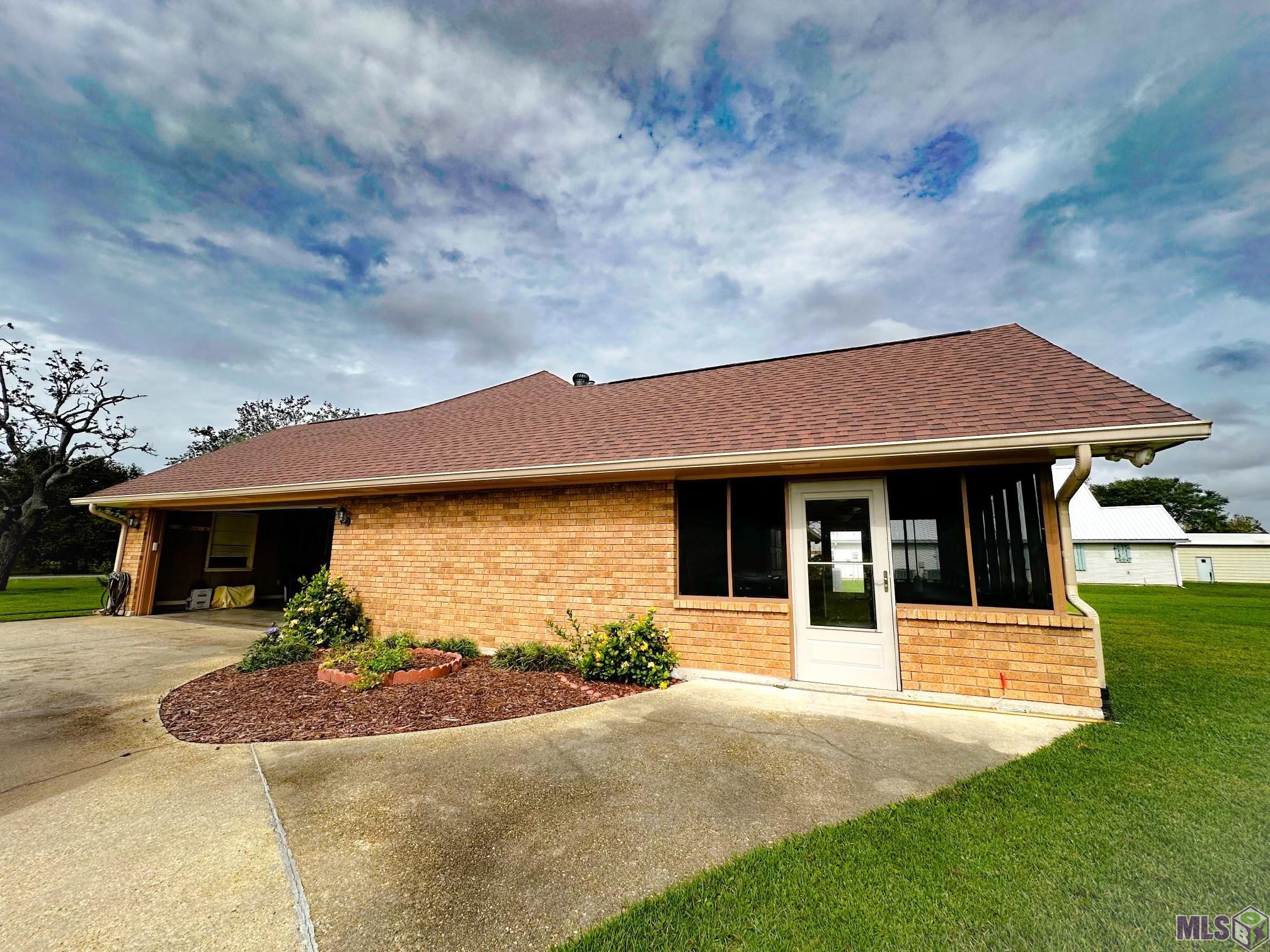 Homes for sale in Theriot, LA | 1351 Doctor Beatrous Rd, Theriot, LA 70397 | MLS# BY2024021067