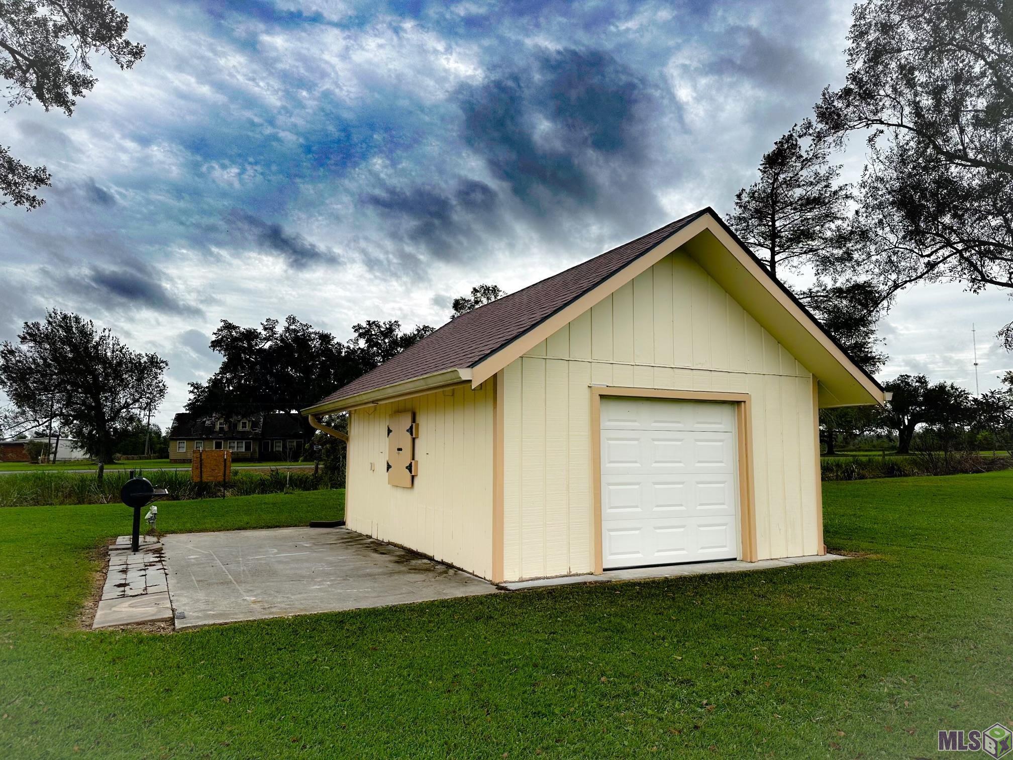 Homes for sale in Theriot, LA | 1351 Doctor Beatrous Rd, Theriot, LA 70397 | MLS# BY2024021067