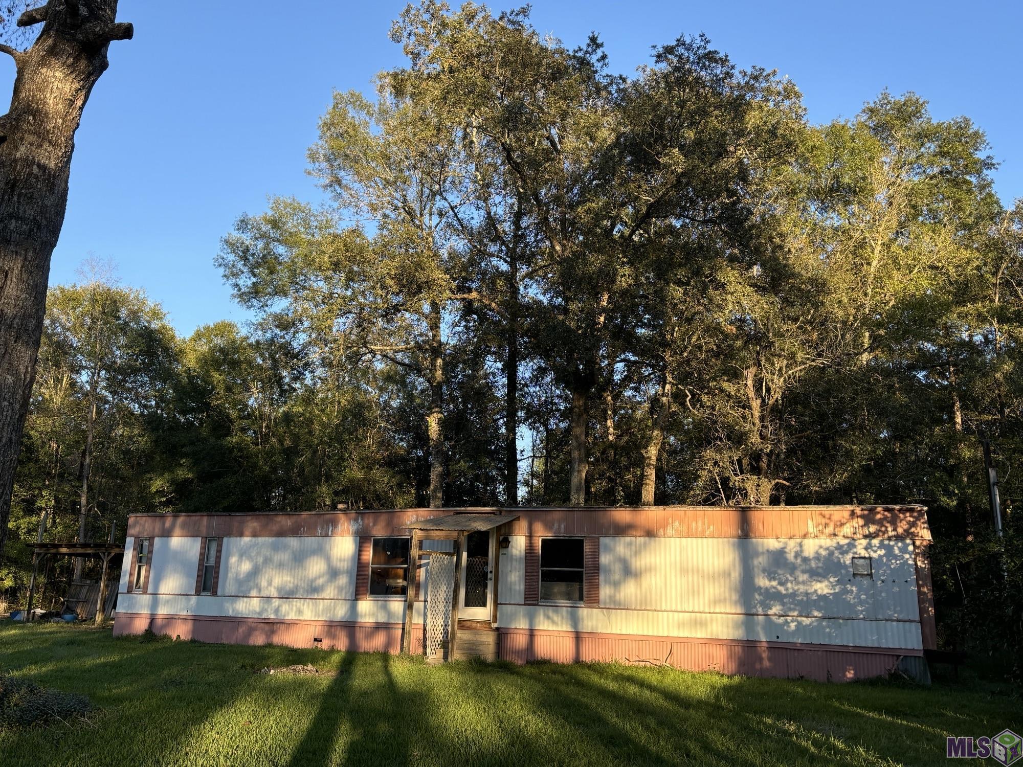 Homes for sale in Denham Springs, LA | 26100 Walker South Rd, Denham Springs, LA 70726 | MLS# BR2024021300