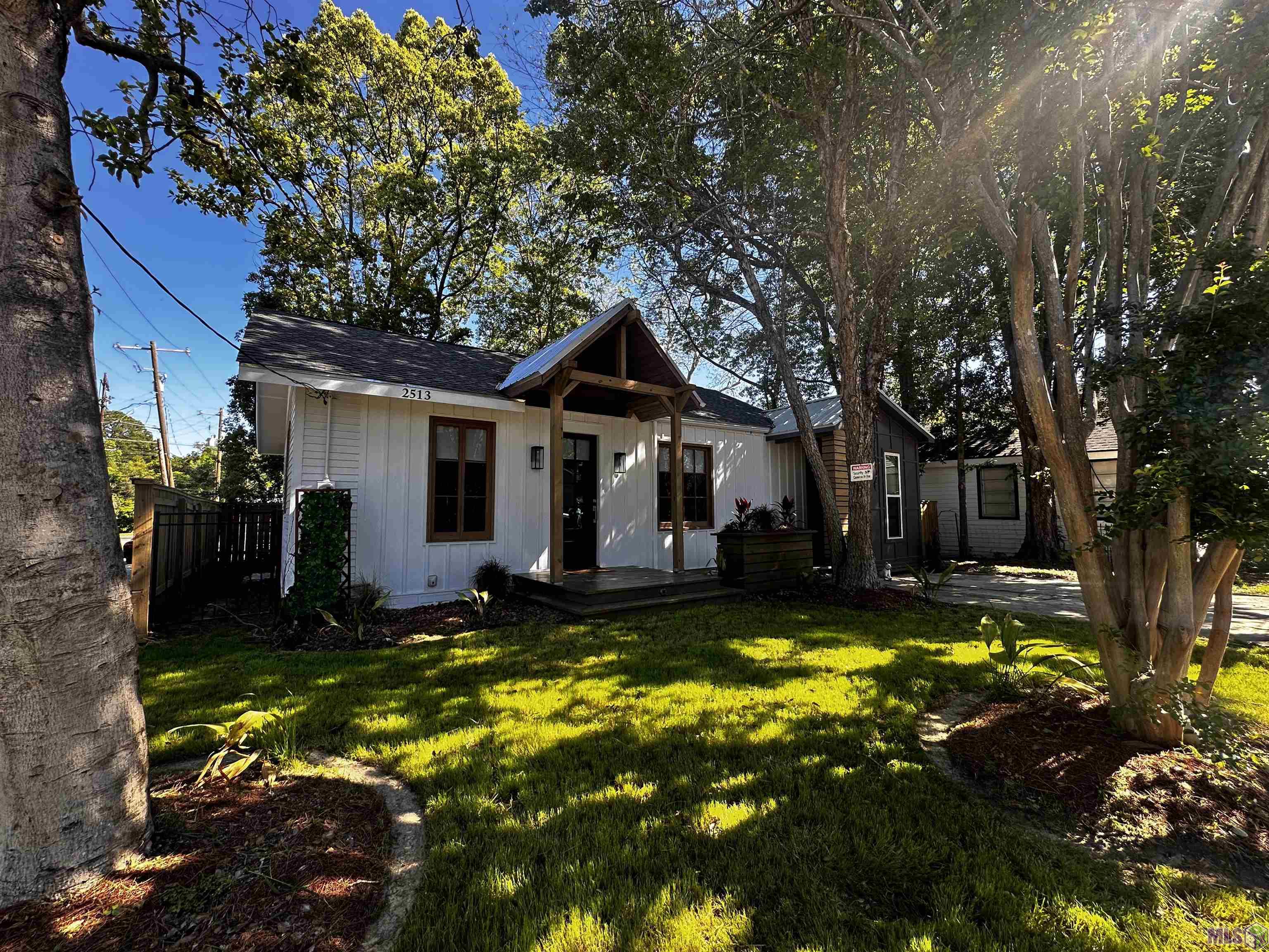 Homes for sale in Baton Rouge, LA | 2513 Jura St, Baton Rouge, LA 70806 | MLS# BR2024021306