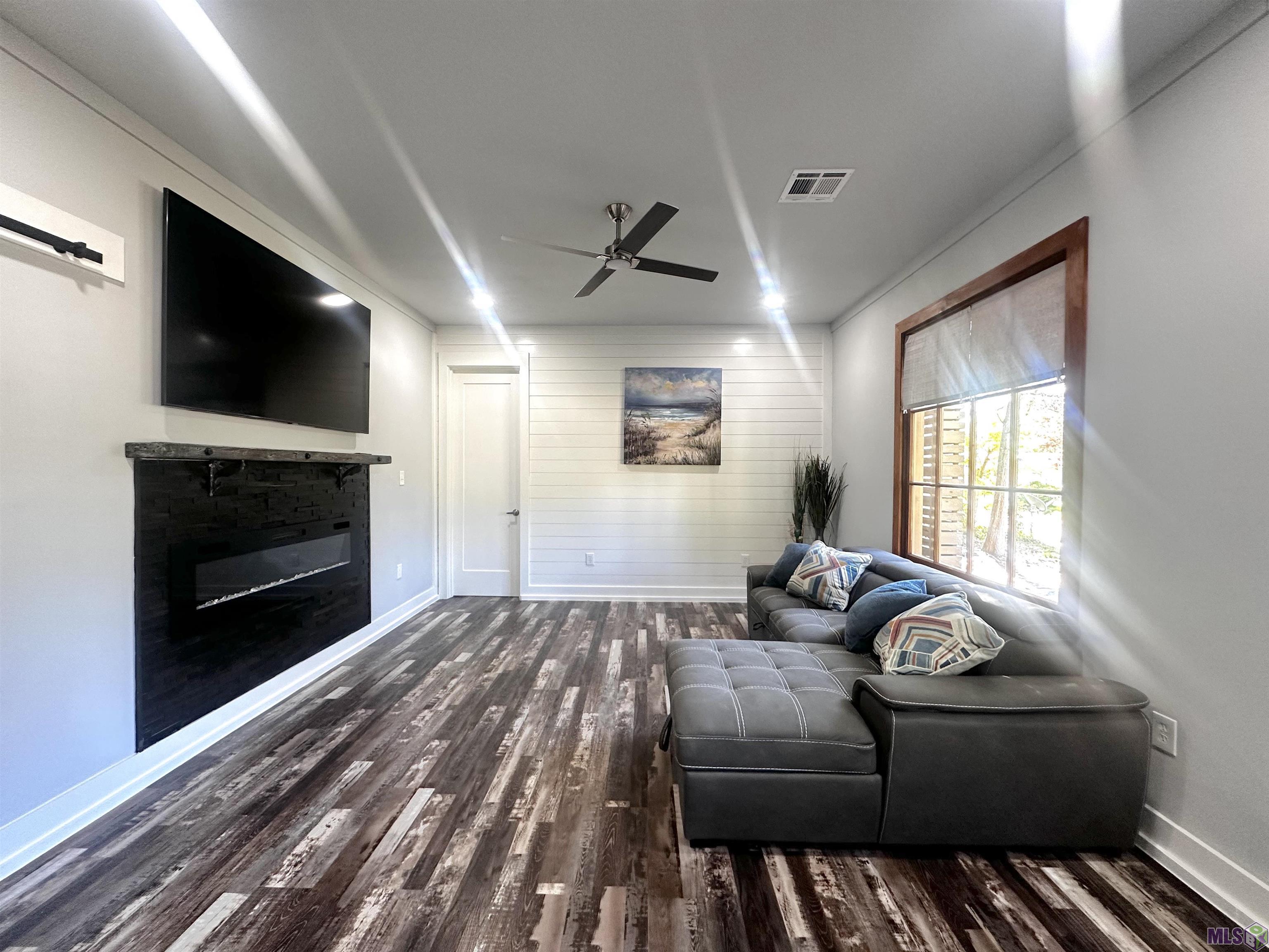 Homes for sale in Baton Rouge, LA | 2513 Jura St, Baton Rouge, LA 70806 | MLS# BR2024021306