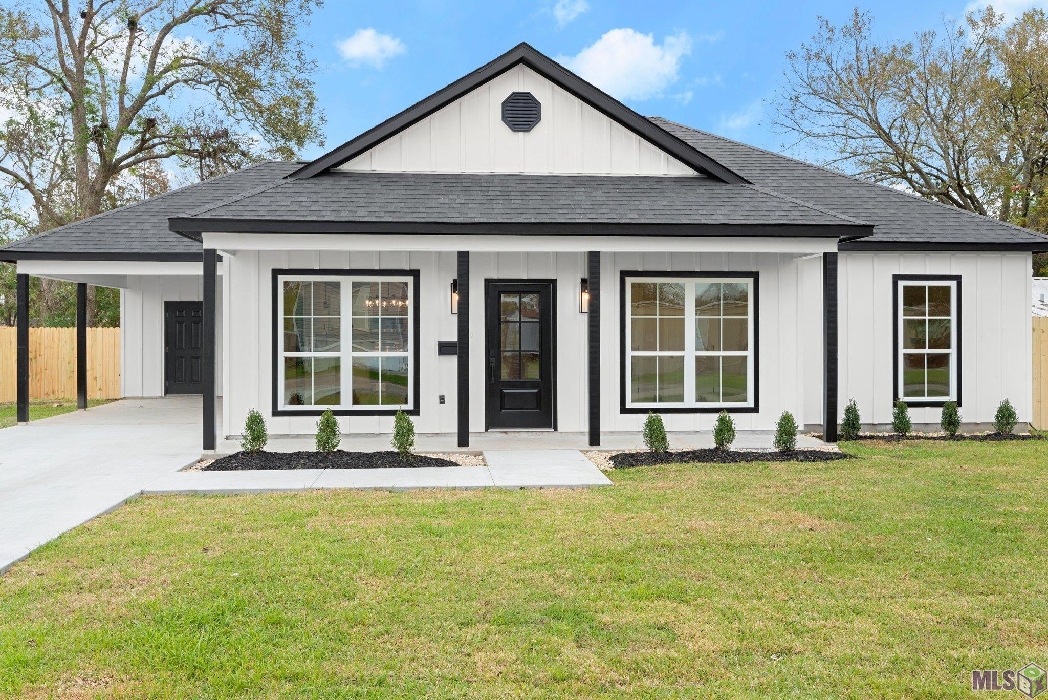 Homes for sale in Donaldsonville, LA | 105 Oak St, Donaldsonville, LA 70346 | MLS# BR2024022018