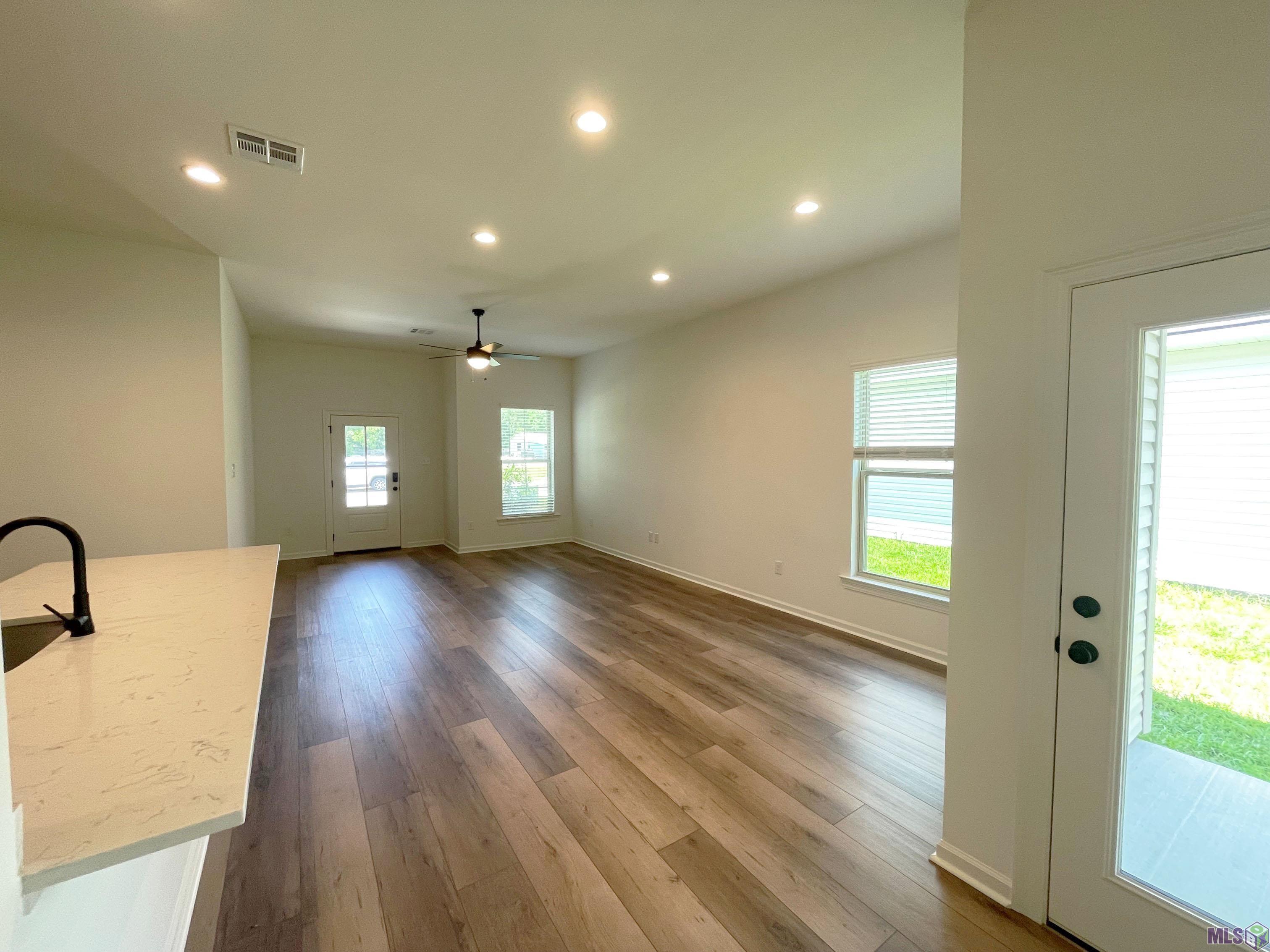 Homes for sale in Denham Springs, LA | 28482 Middlebrook Way, Denham Springs, LA 70726 | MLS# BR2025000396