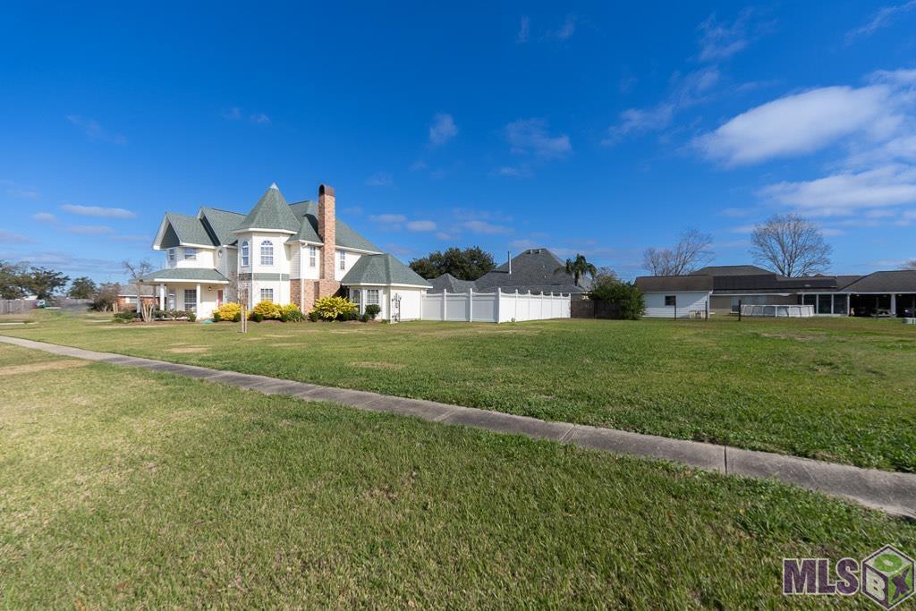 Homes for sale in Lutcher, LA | 1784 Bay Tree St, Lutcher, LA 70071 | MLS# BR2025000518