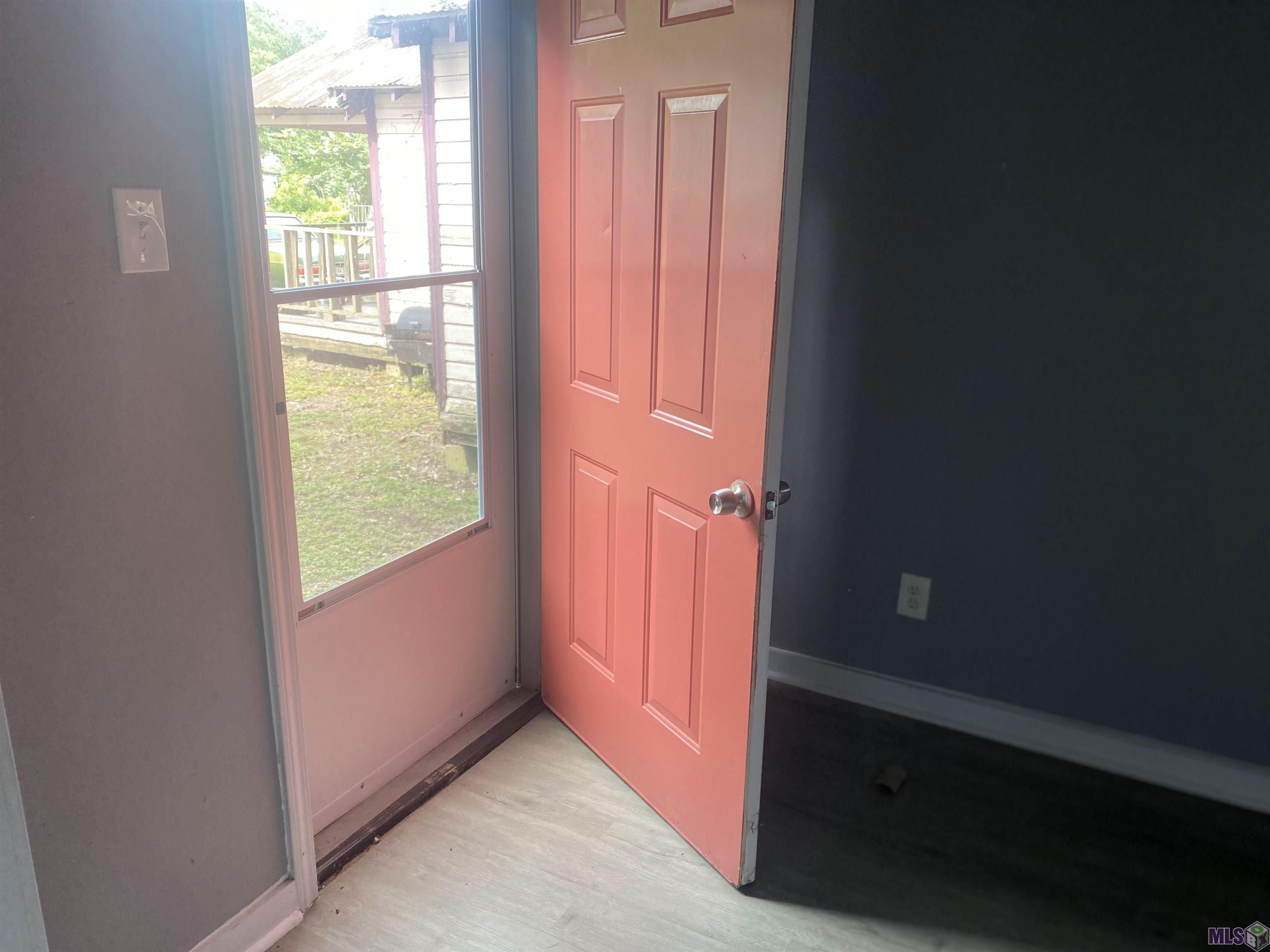 Homes for sale in Gonzales, LA | 419 W Bluebird St, Gonzales, LA 70737 | MLS# BR2025000667