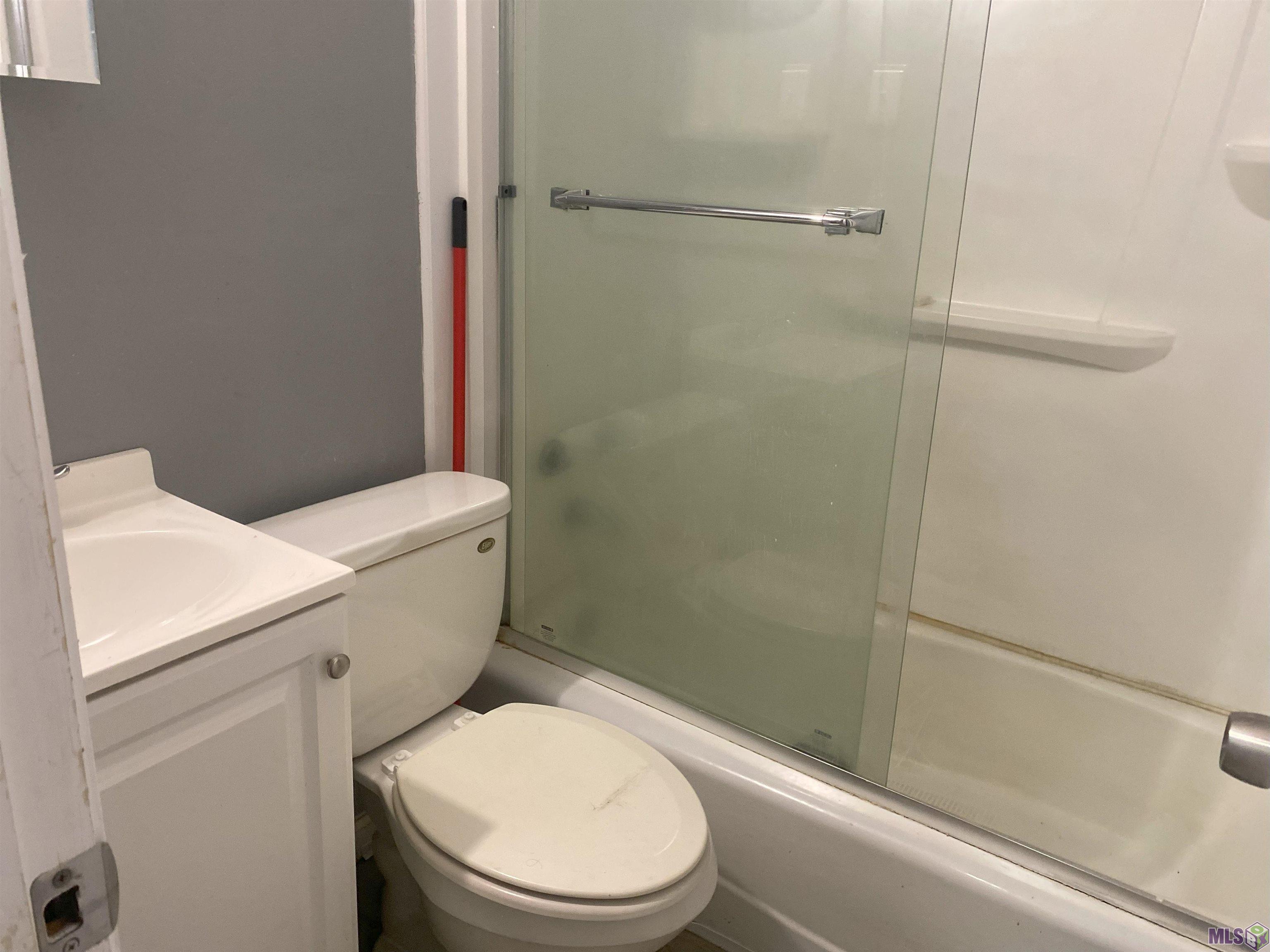 Homes for sale in Gonzales, LA | 419 W Bluebird St, Gonzales, LA 70737 | MLS# BR2025000667