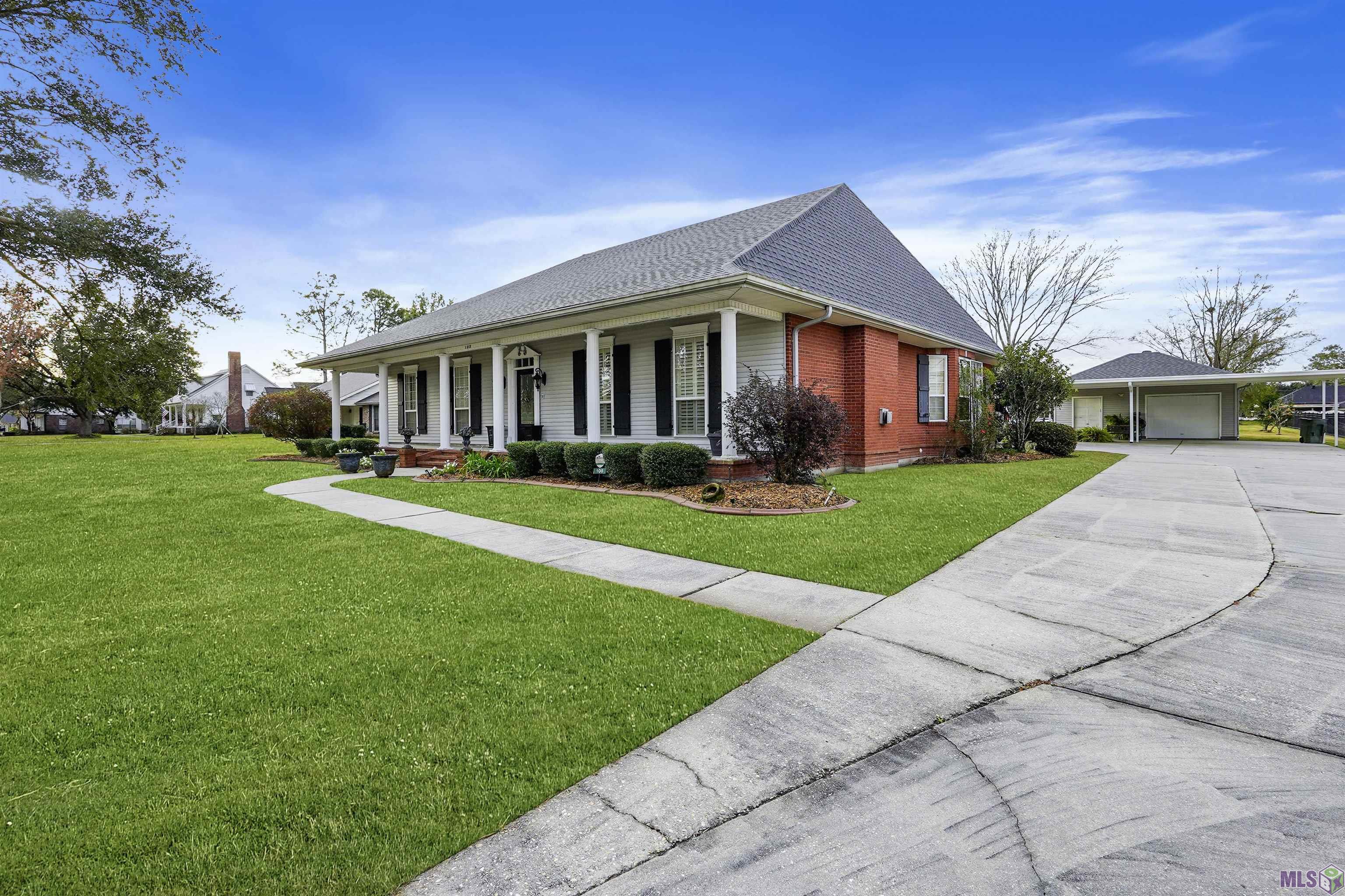 Homes for sale in Houma, LA | 108 Ouiski Bayou Dr, Houma, LA 70360 | MLS# BY2025001462