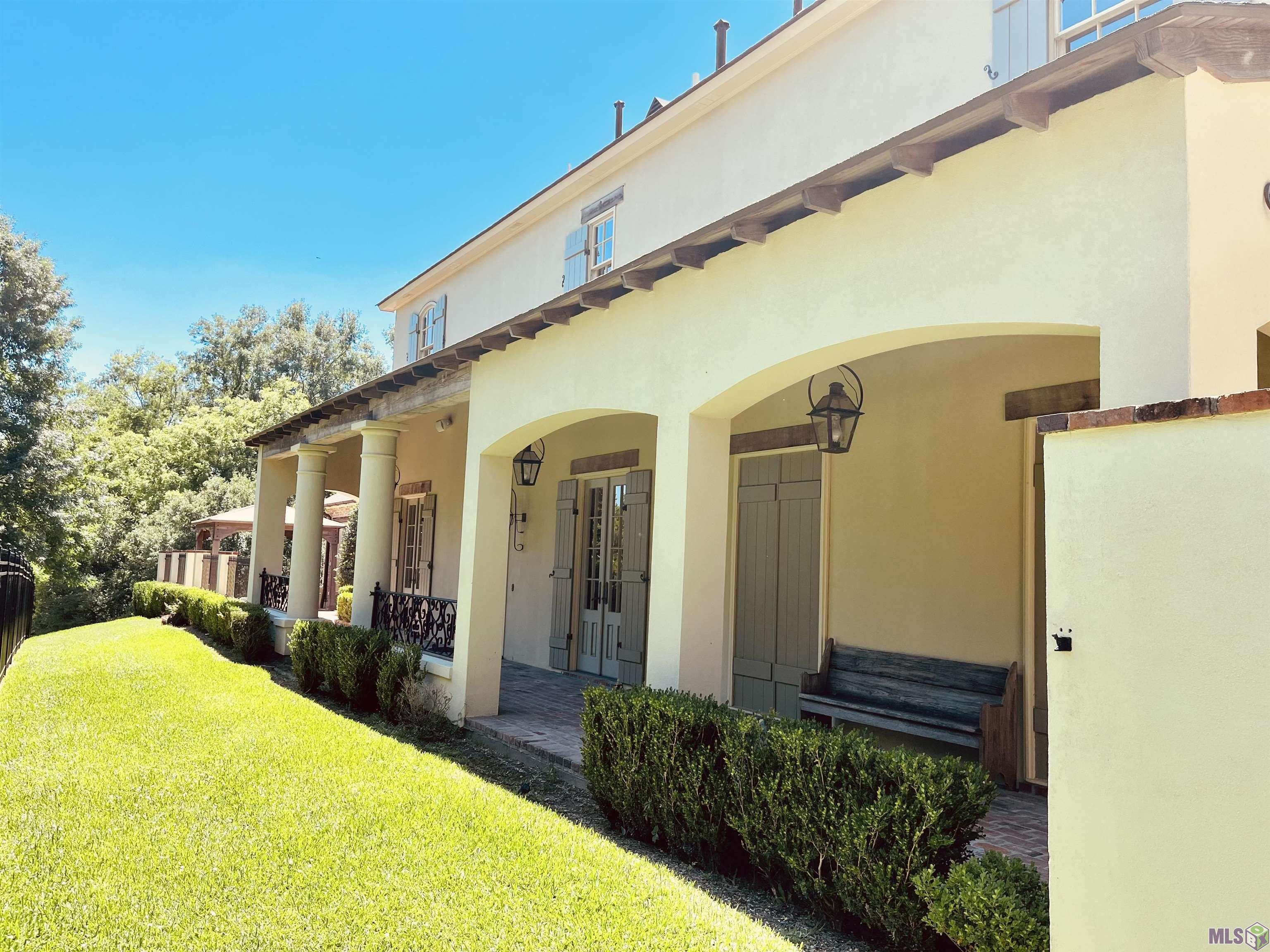 Homes for sale in Baton Rouge, LA | 5806 Highland Rd, Baton Rouge, LA 70808 | MLS# BR2025002443