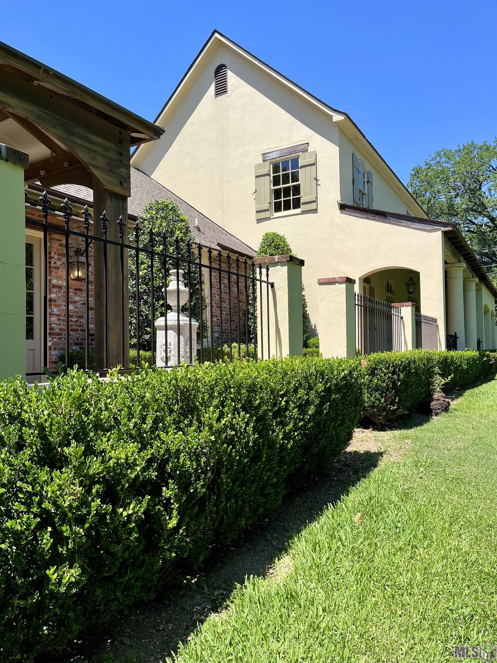 Homes for sale in Baton Rouge, LA | 5806 Highland Rd, Baton Rouge, LA 70808 | MLS# BR2025002443