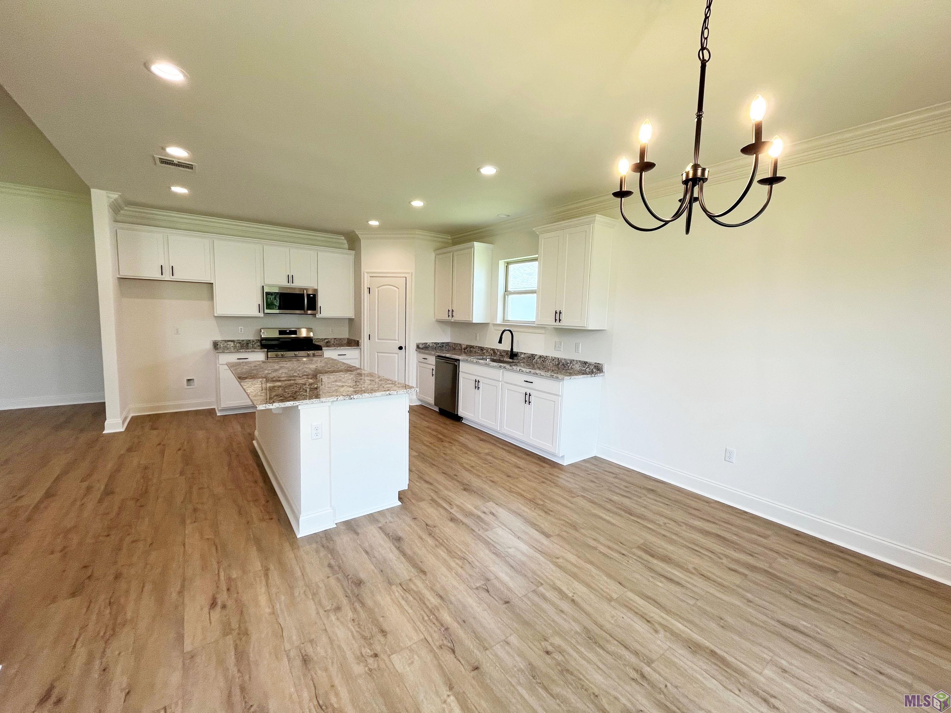 Homes for sale in Luling, LA | 137 Olivia Dr, Luling, LA 70070 | MLS# NO2025003735