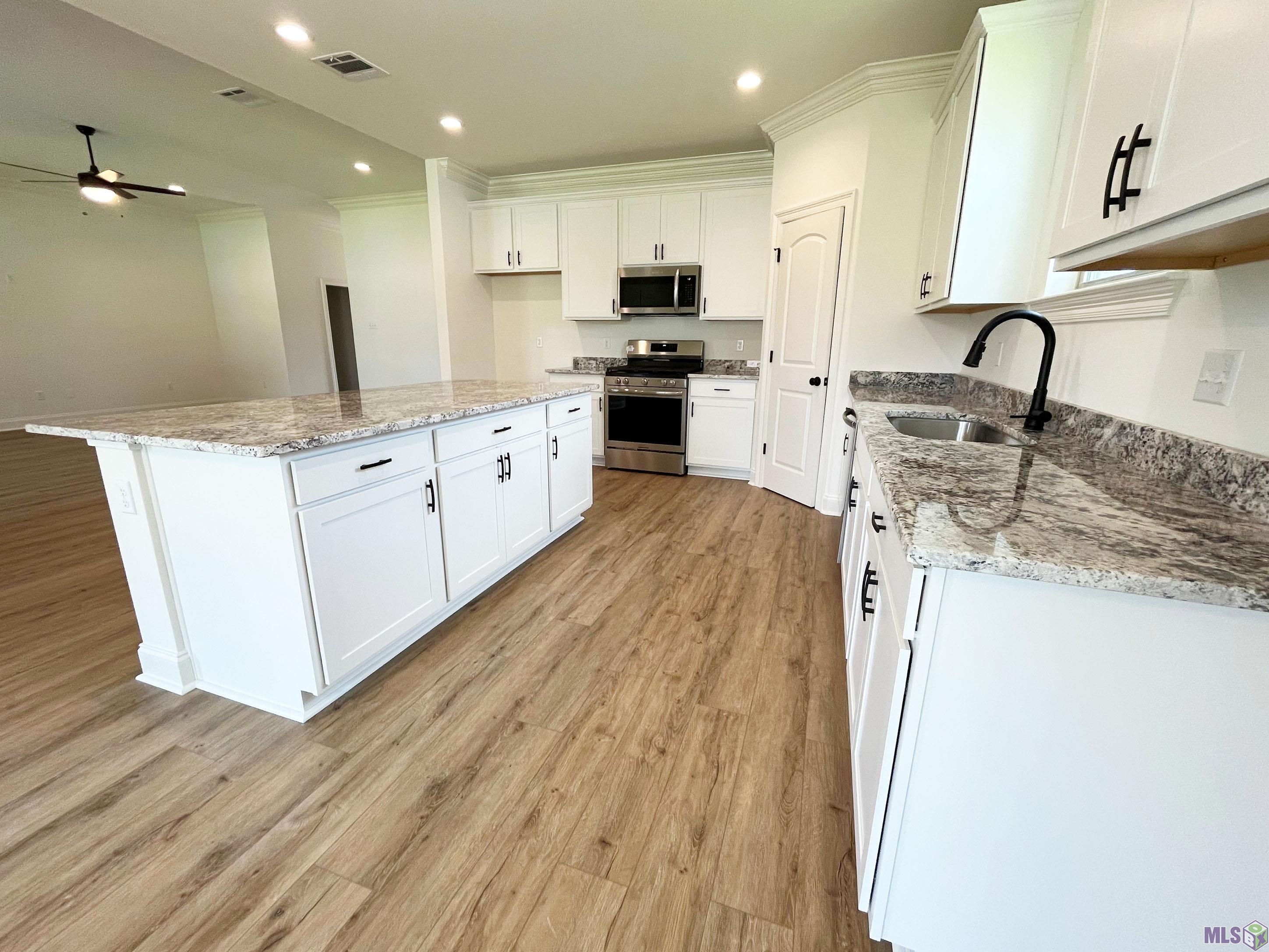 Homes for sale in Luling, LA | 137 Olivia Dr, Luling, LA 70070 | MLS# NO2025003735