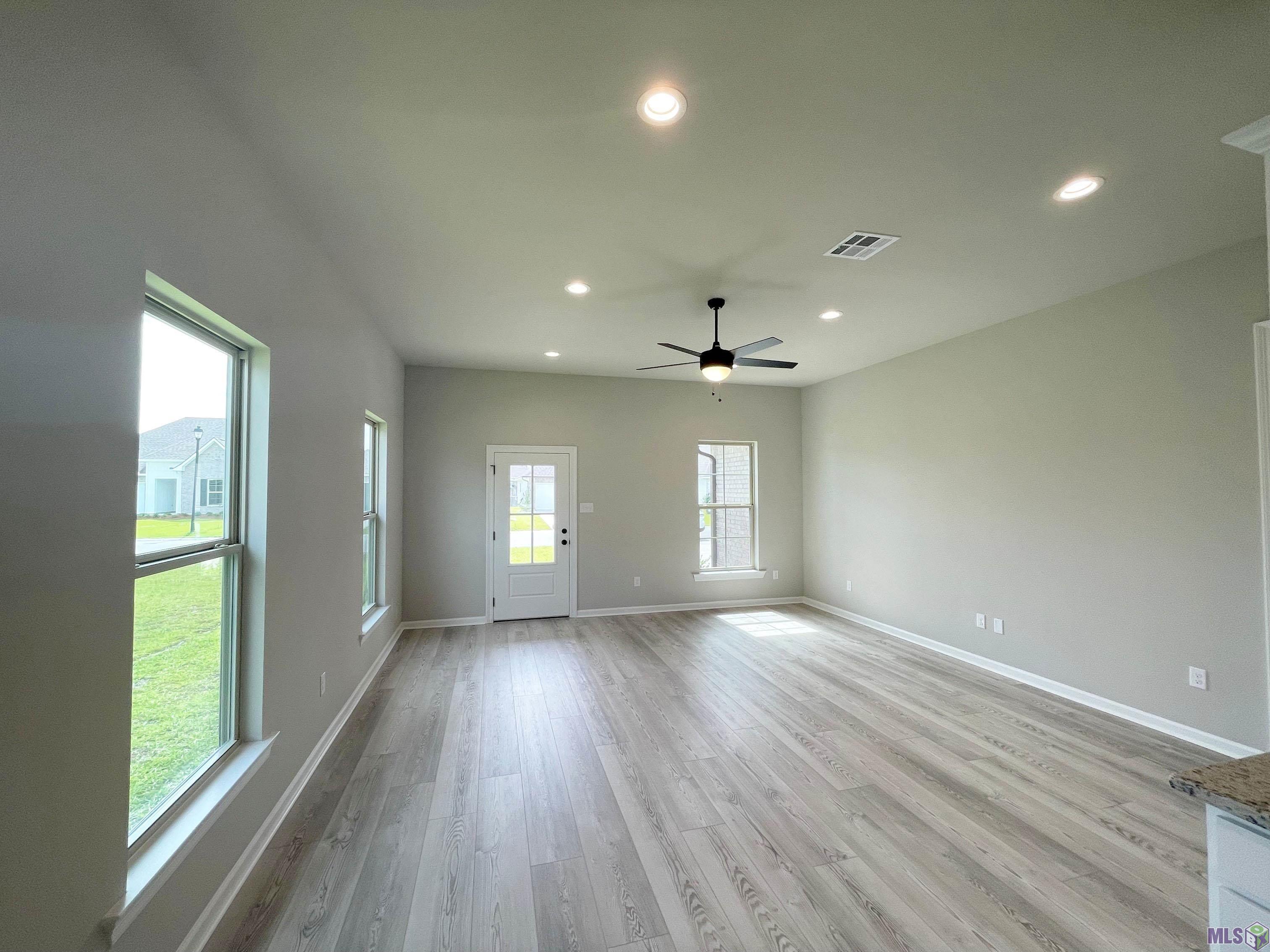 Homes for sale in Denham Springs, LA | 28342 Moreau Dr, Denham Springs, LA 70726 | MLS# BR2025003866