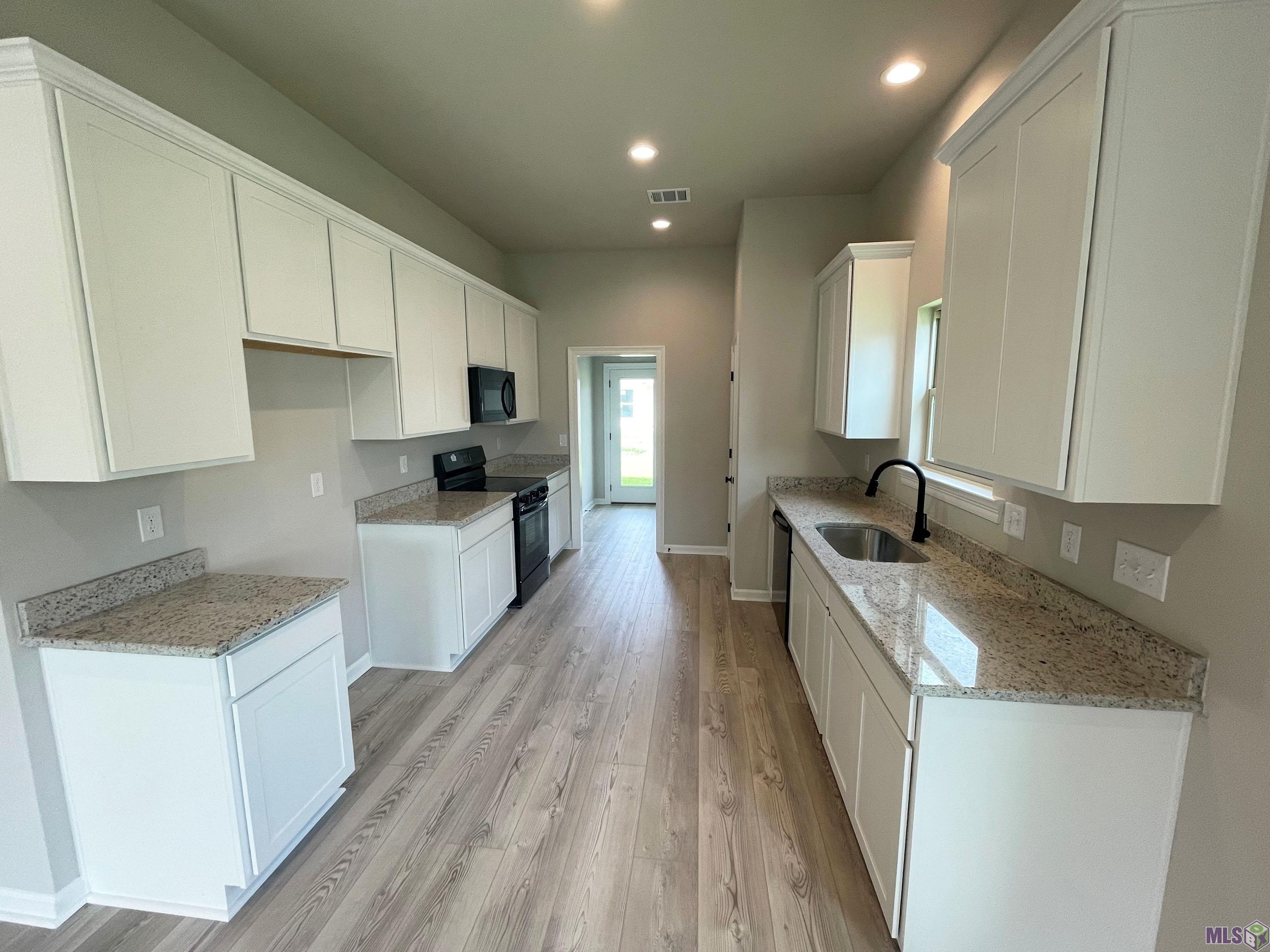 Homes for sale in Denham Springs, LA | 28342 Moreau Dr, Denham Springs, LA 70726 | MLS# BR2025003866