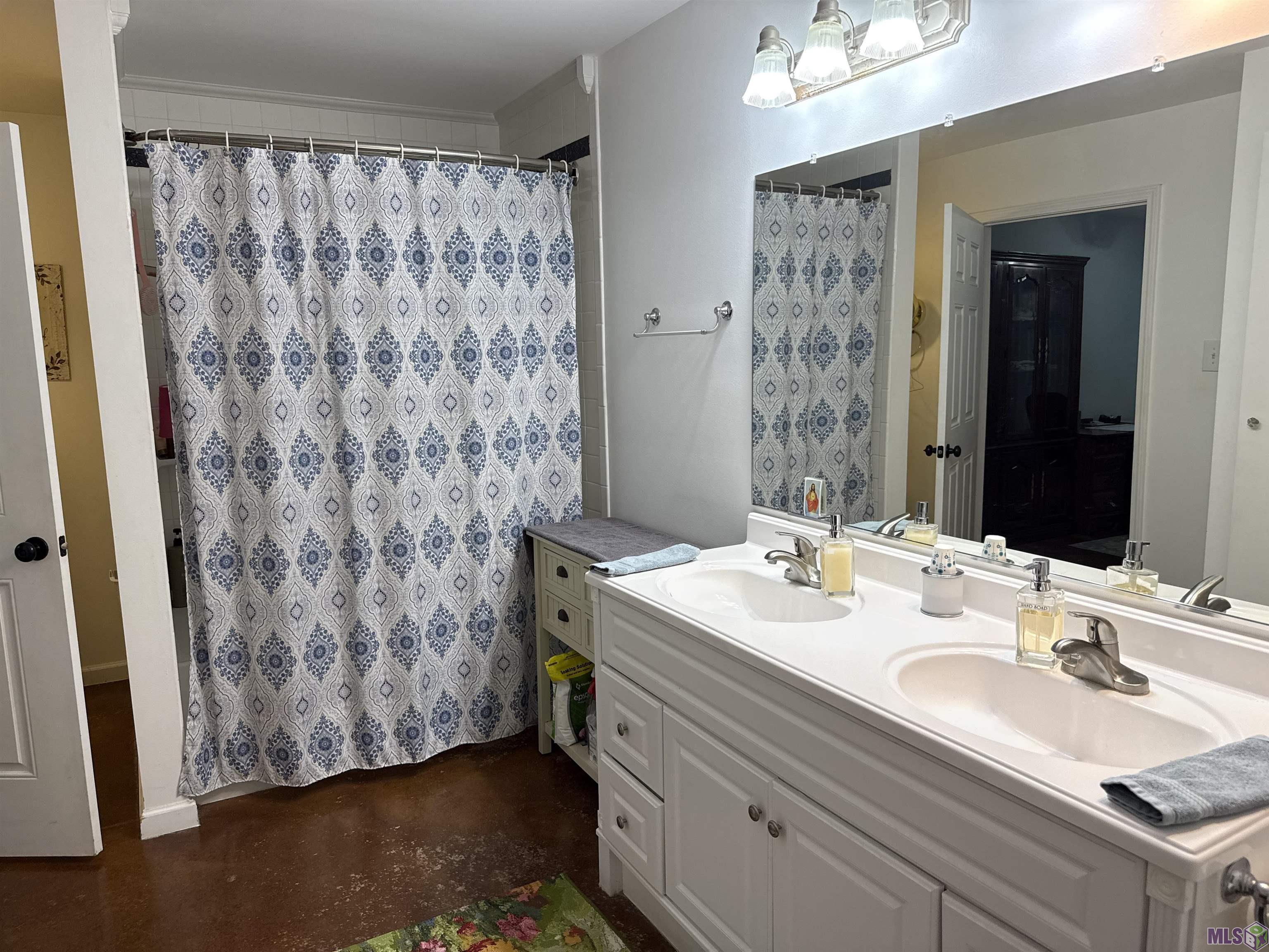 Homes for sale in Thibodaux, LA | 136 Margaret St, Thibodaux, LA 70301 | MLS# BY2025004084