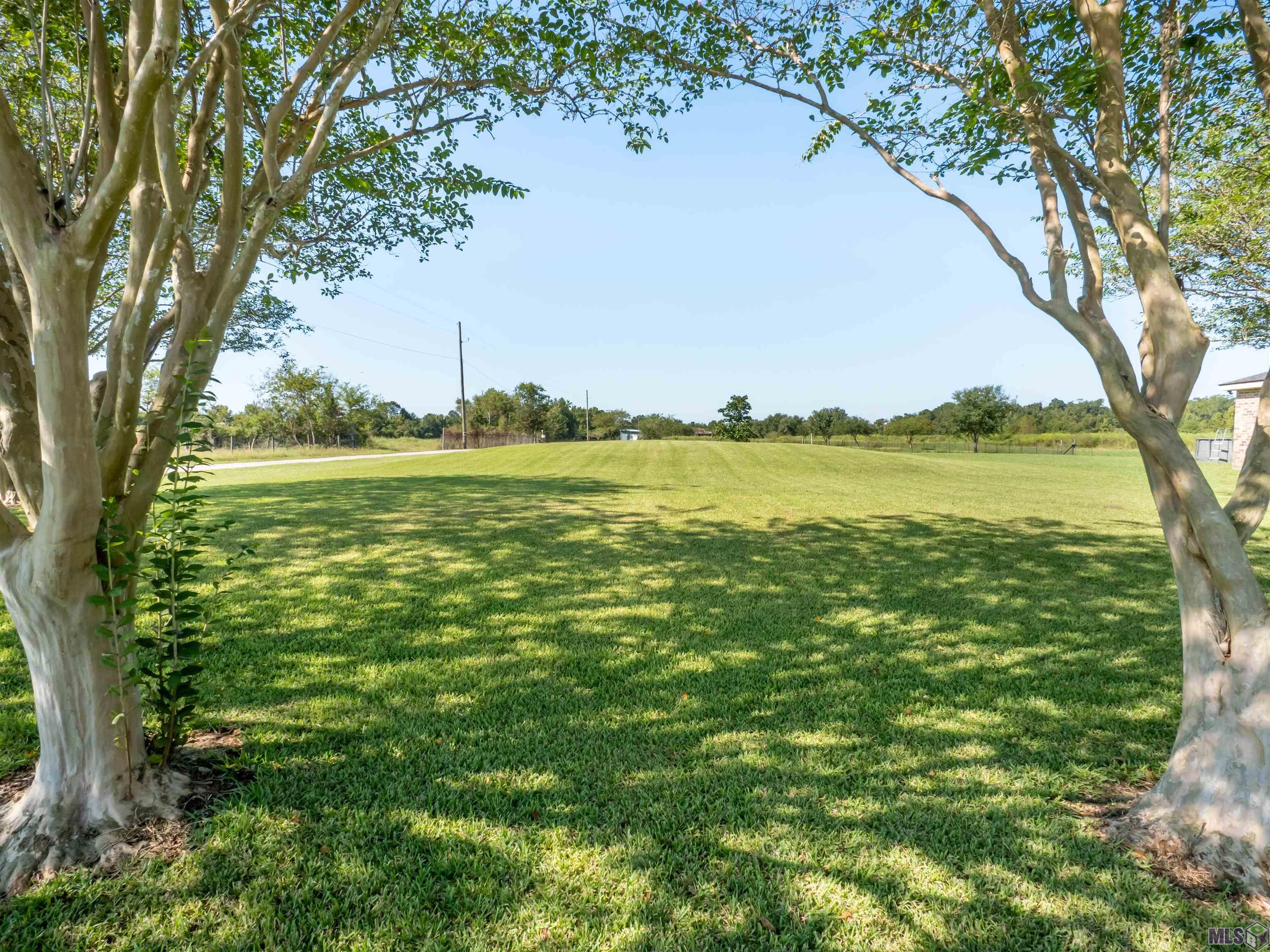 Homes for sale in Thibodaux, LA | 136 Margaret St, Thibodaux, LA 70301 | MLS# BY2025004084