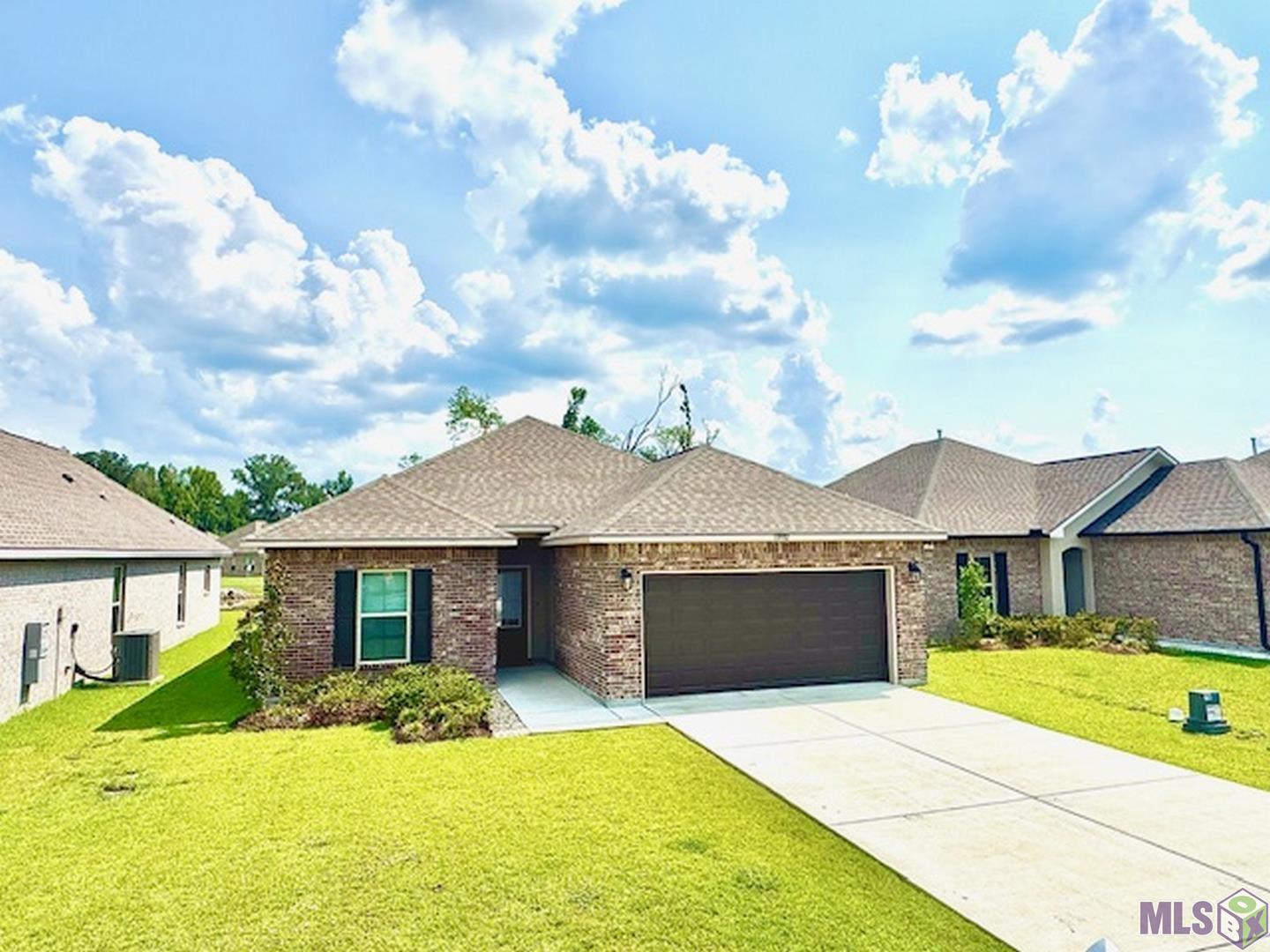 Homes for sale in Denham Springs, LA | 13992 Rosewell St, Denham Springs, LA 70726 | MLS# BR2025004107