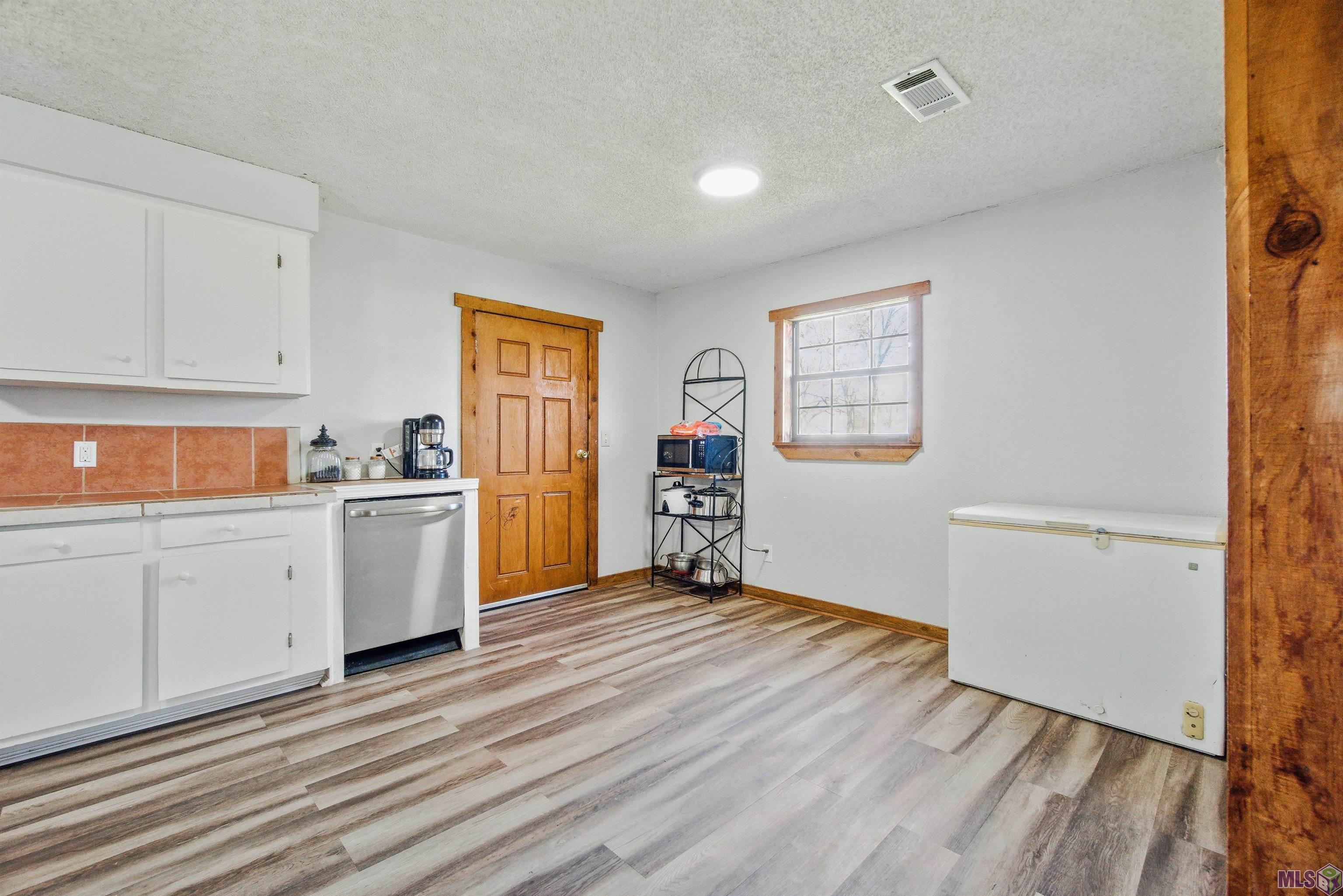 Homes for sale in Gonzales, LA | 14098 Adam Arceneaux Dr, Gonzales, LA 70737 | MLS# BR2025004512