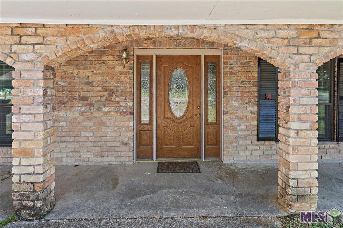 Homes for sale in Denham Springs, LA | 26072 Fallen Oaks Dr, Denham Springs, LA 70726 | MLS# BR2025004789