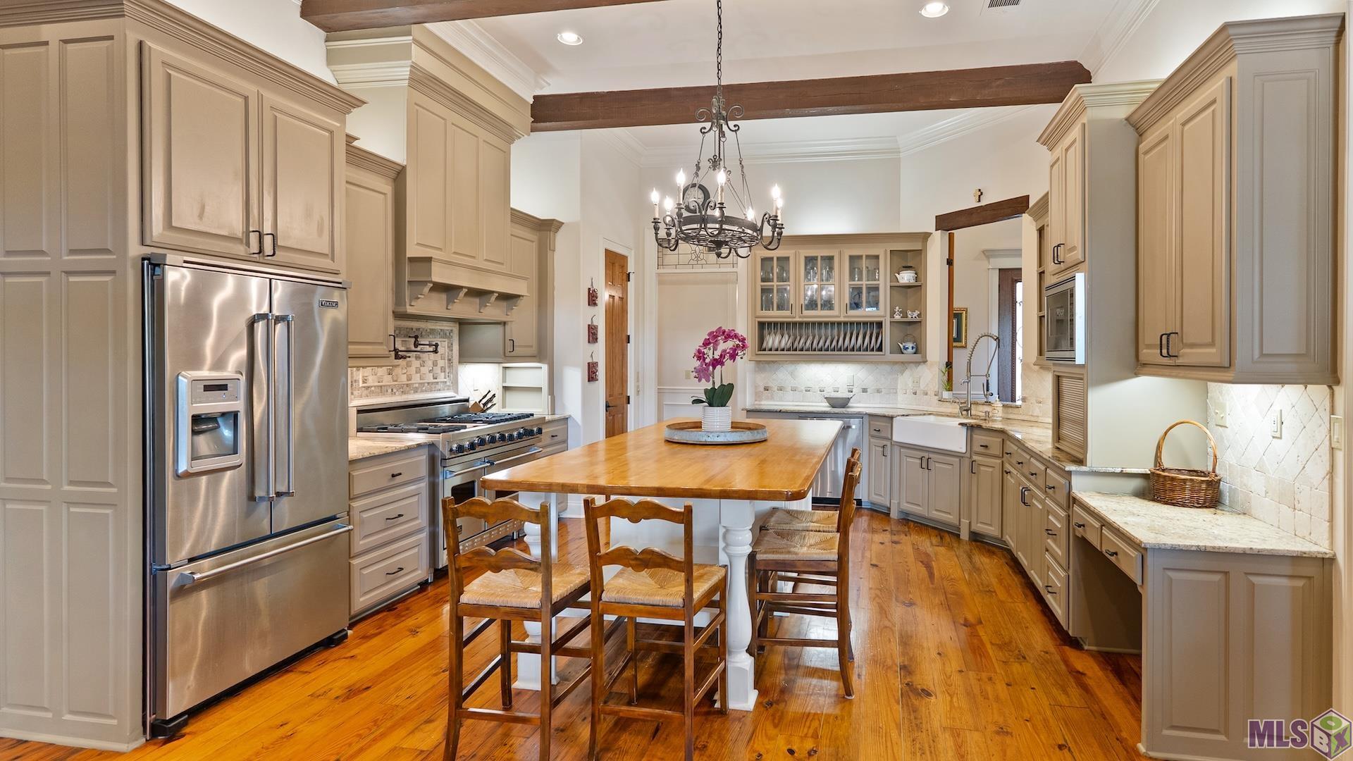 Homes for sale in Baton Rouge, LA | 17427 E Club View Ct, Baton Rouge, LA 70810 | MLS# BR2025004840