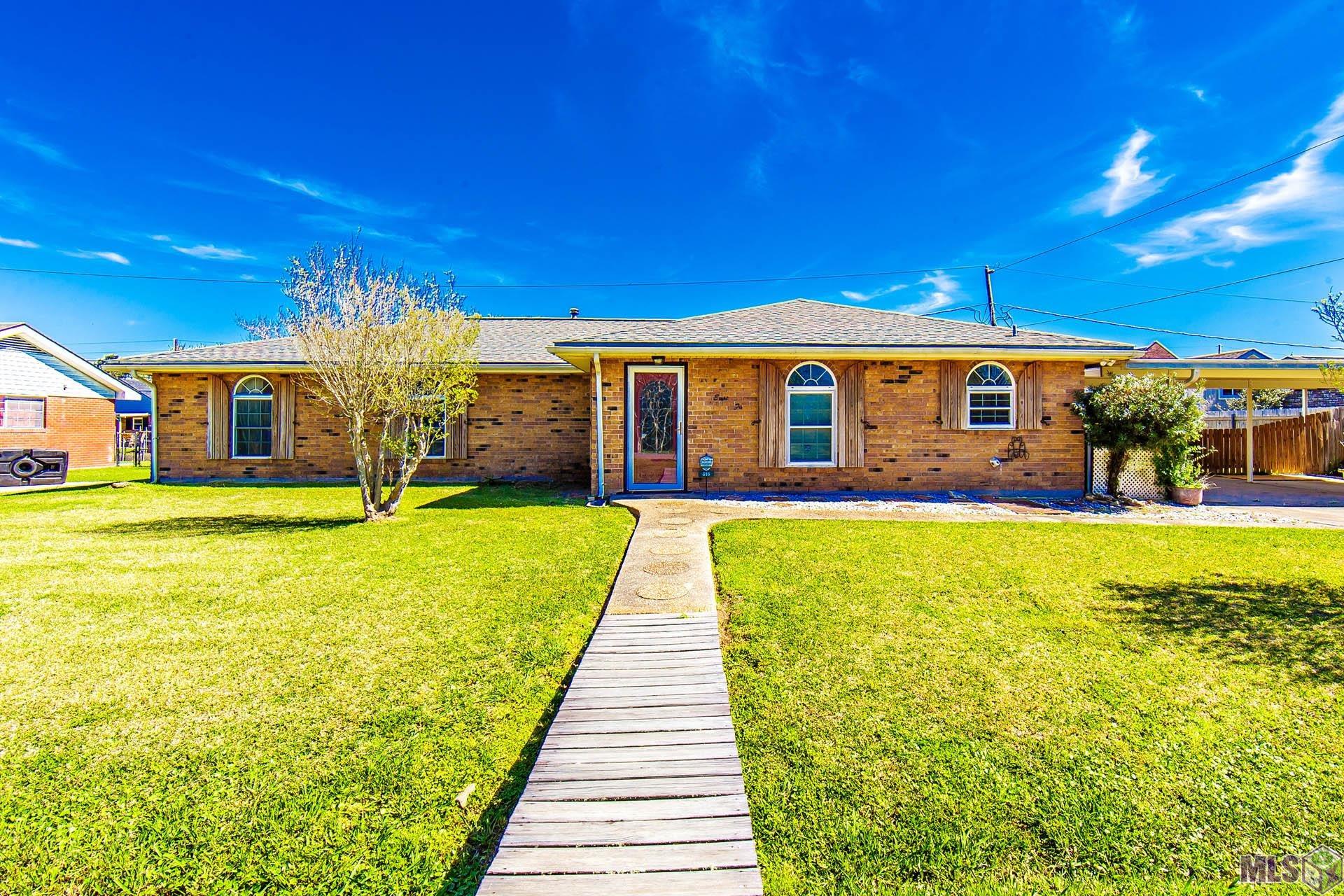 Homes for sale in Thibodaux, LA | 815 Levert Dr, Thibodaux, LA 70301 | MLS# BY2025005165