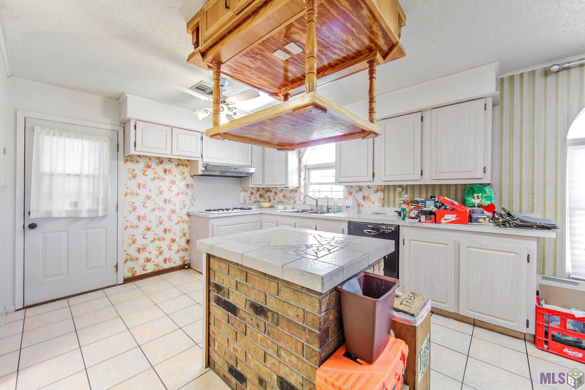 Homes for sale in Thibodaux, LA | 815 Levert Dr, Thibodaux, LA 70301 | MLS# BY2025005165